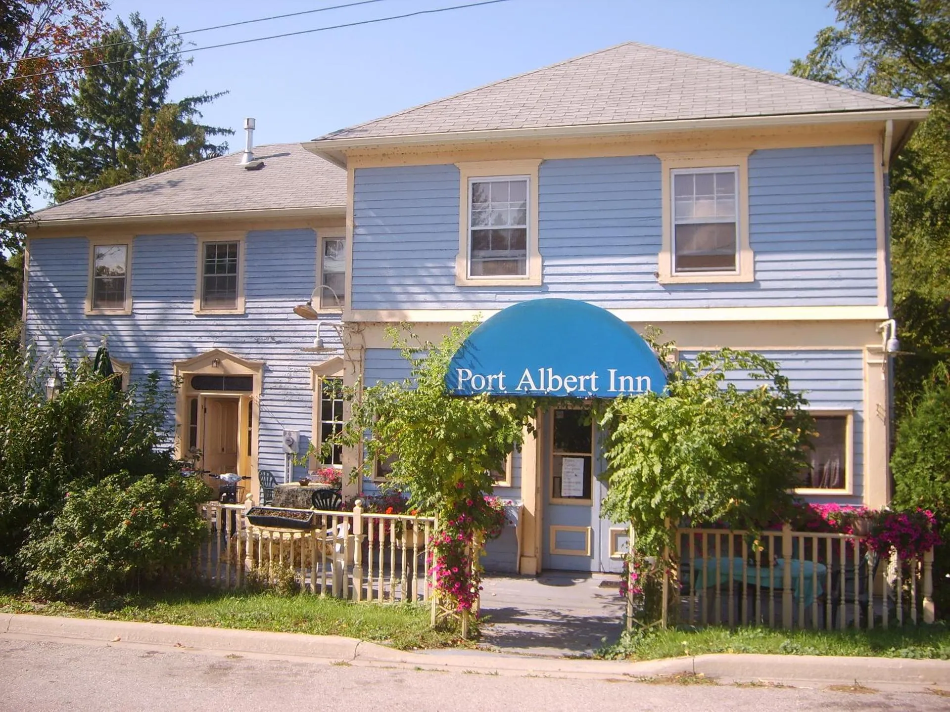 Port Albert Inn and Cottages