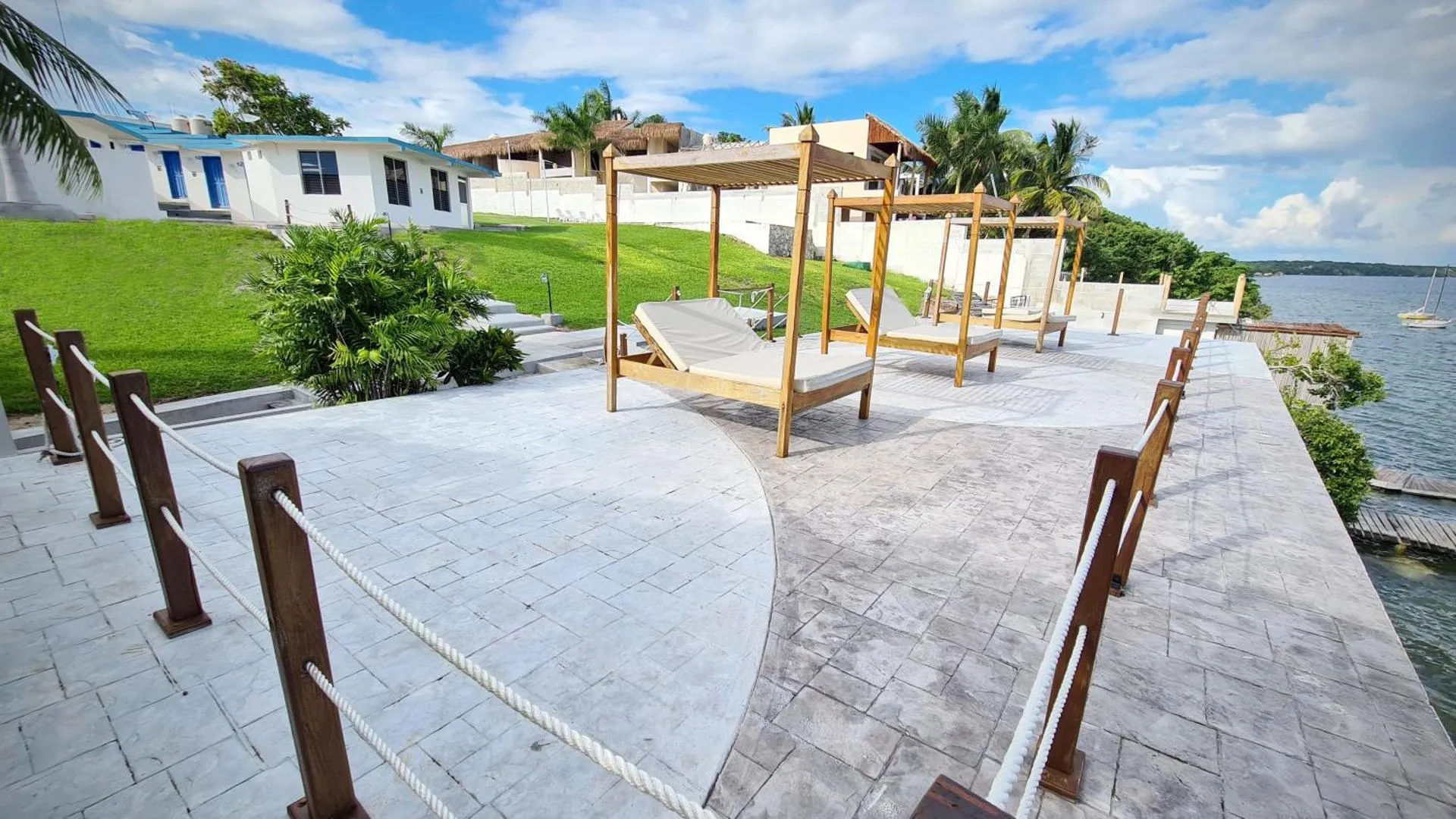 Dog Friendly Hotel $Bacalar - $Hotel Vista Laguna Bacalar