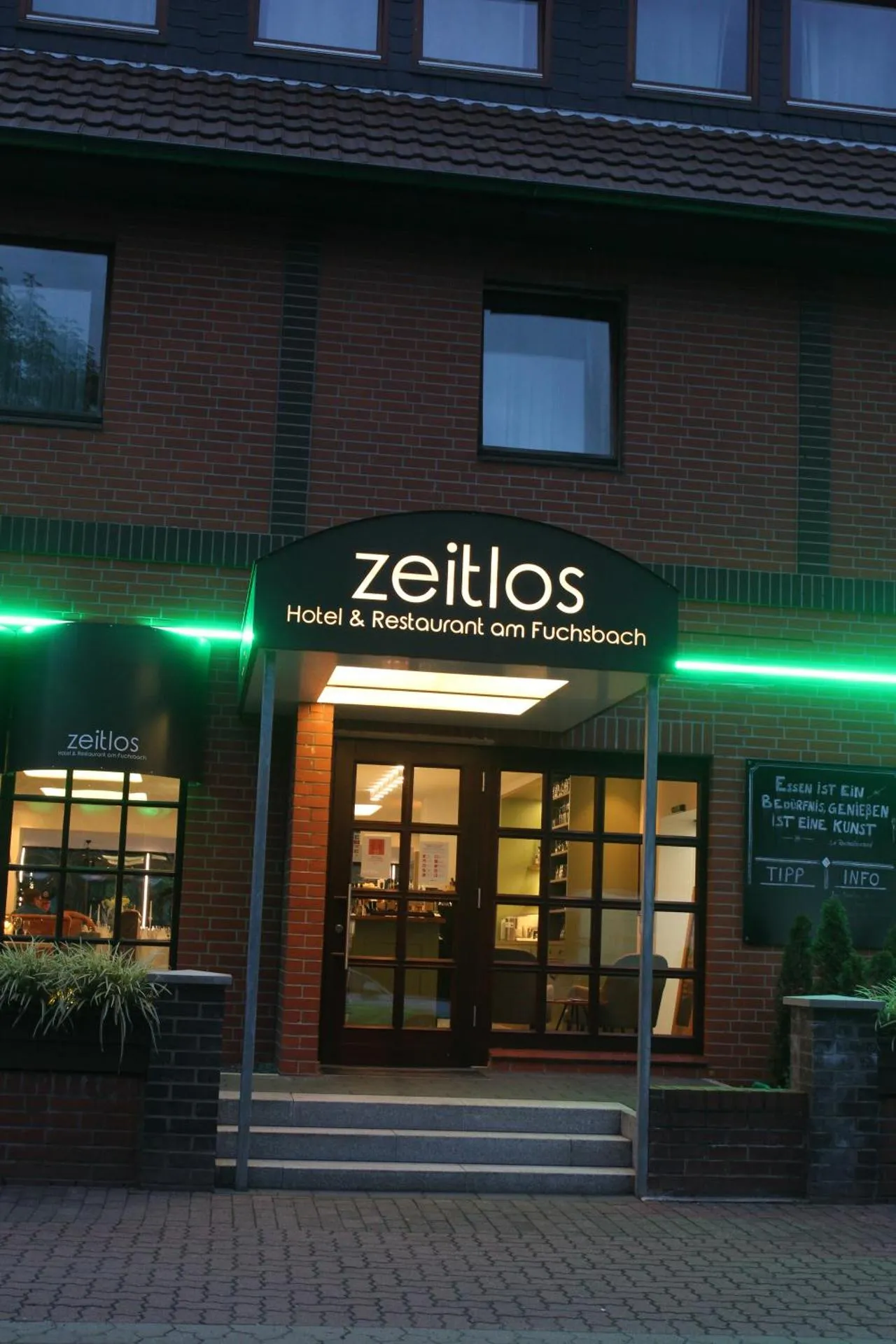 Dog Friendly Hotel $Pattensen - $zeitlos Hotel und Restaurant am Fuchsbach