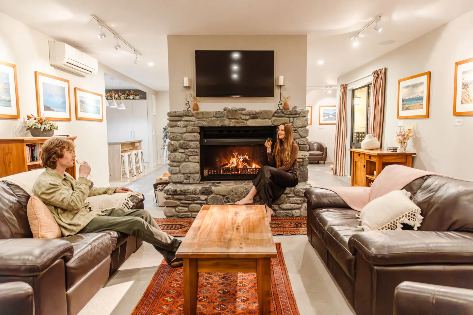 Manakau Lodge interior