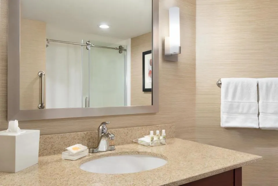 Holiday Inn Dubuque/Galena, an IHG Hotel
