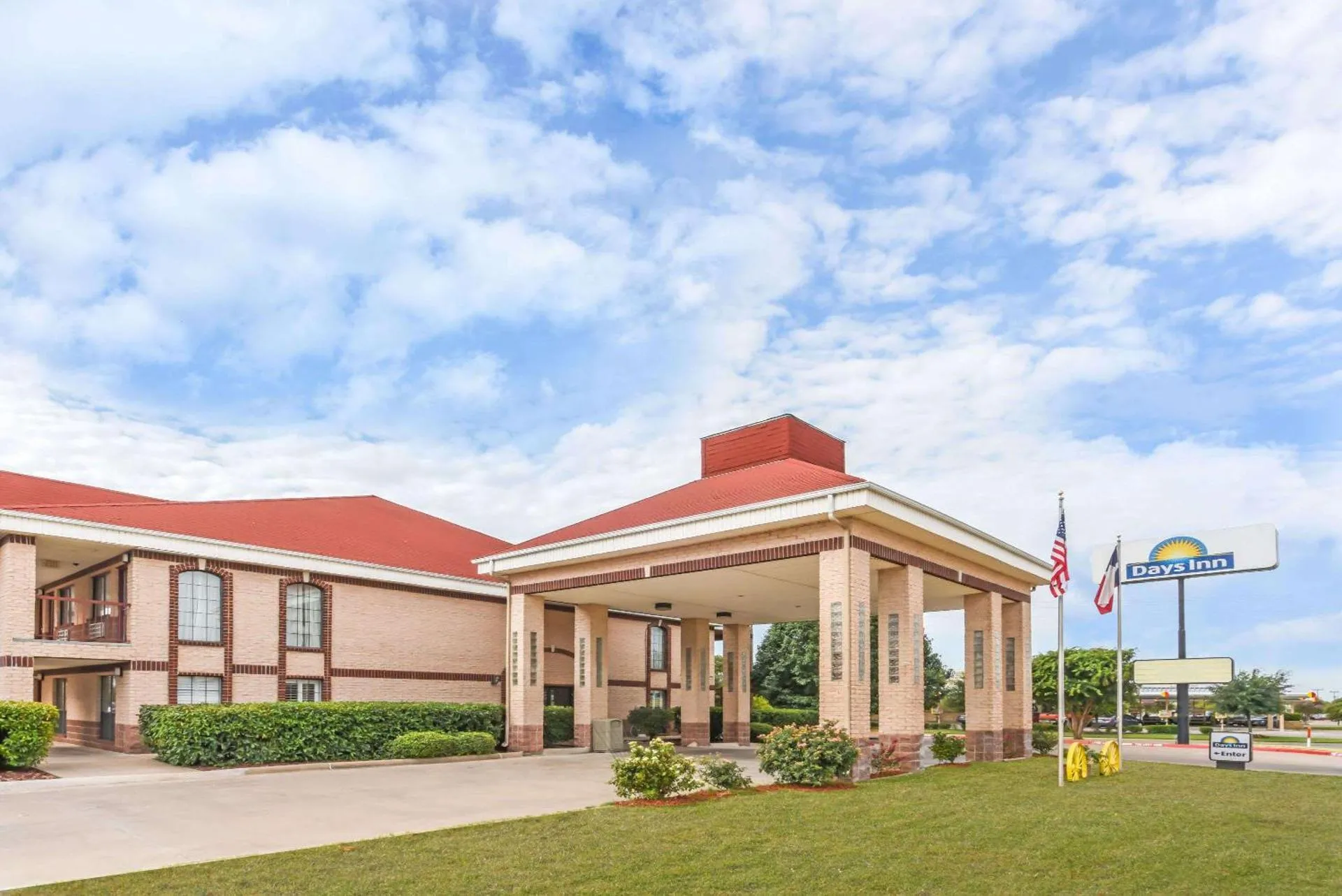 Dog Friendly Hotel $Granbury - $Days Inn by Wyndham Granbury