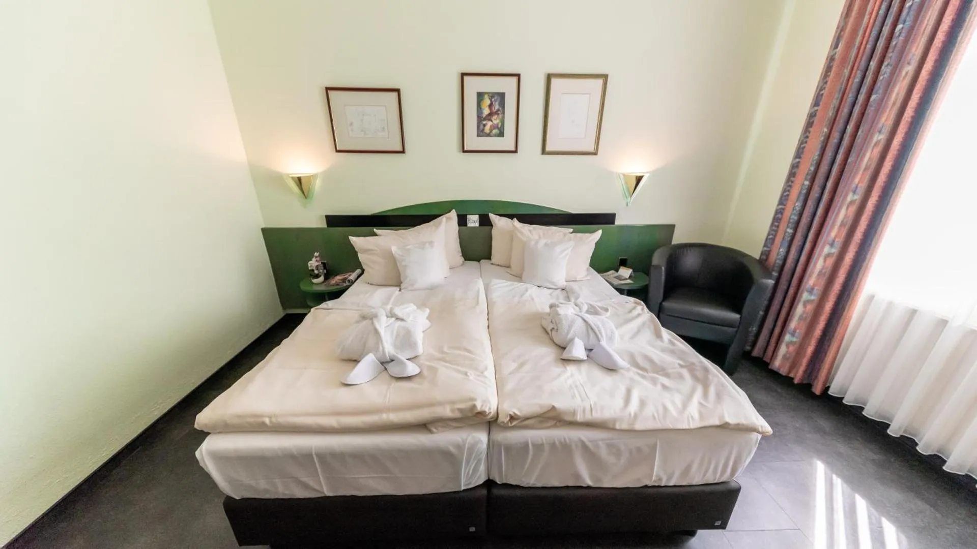 Royal Hotel