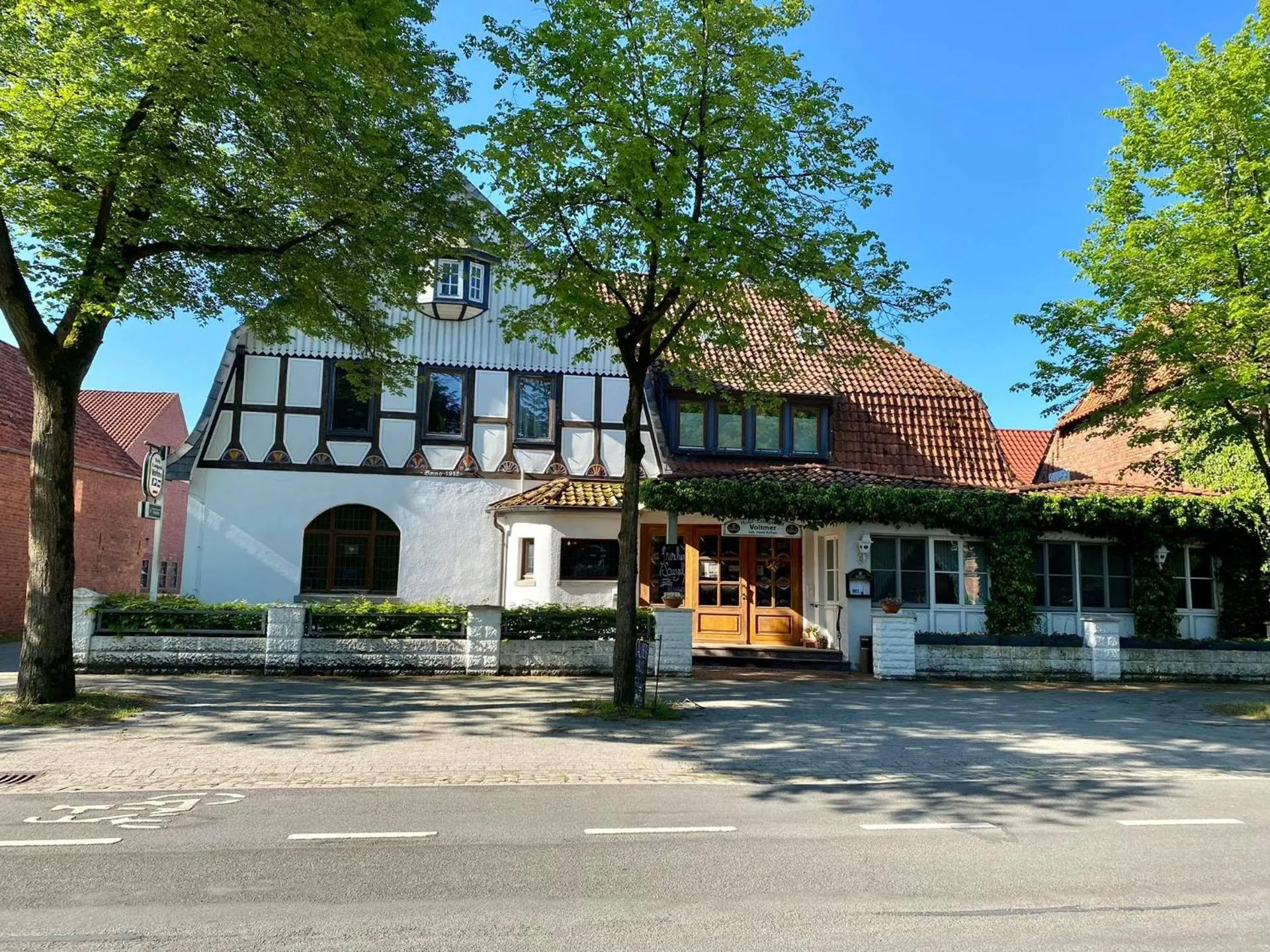 Dog Friendly Hotel $Ramlingen - $Landgasthof Voltmer