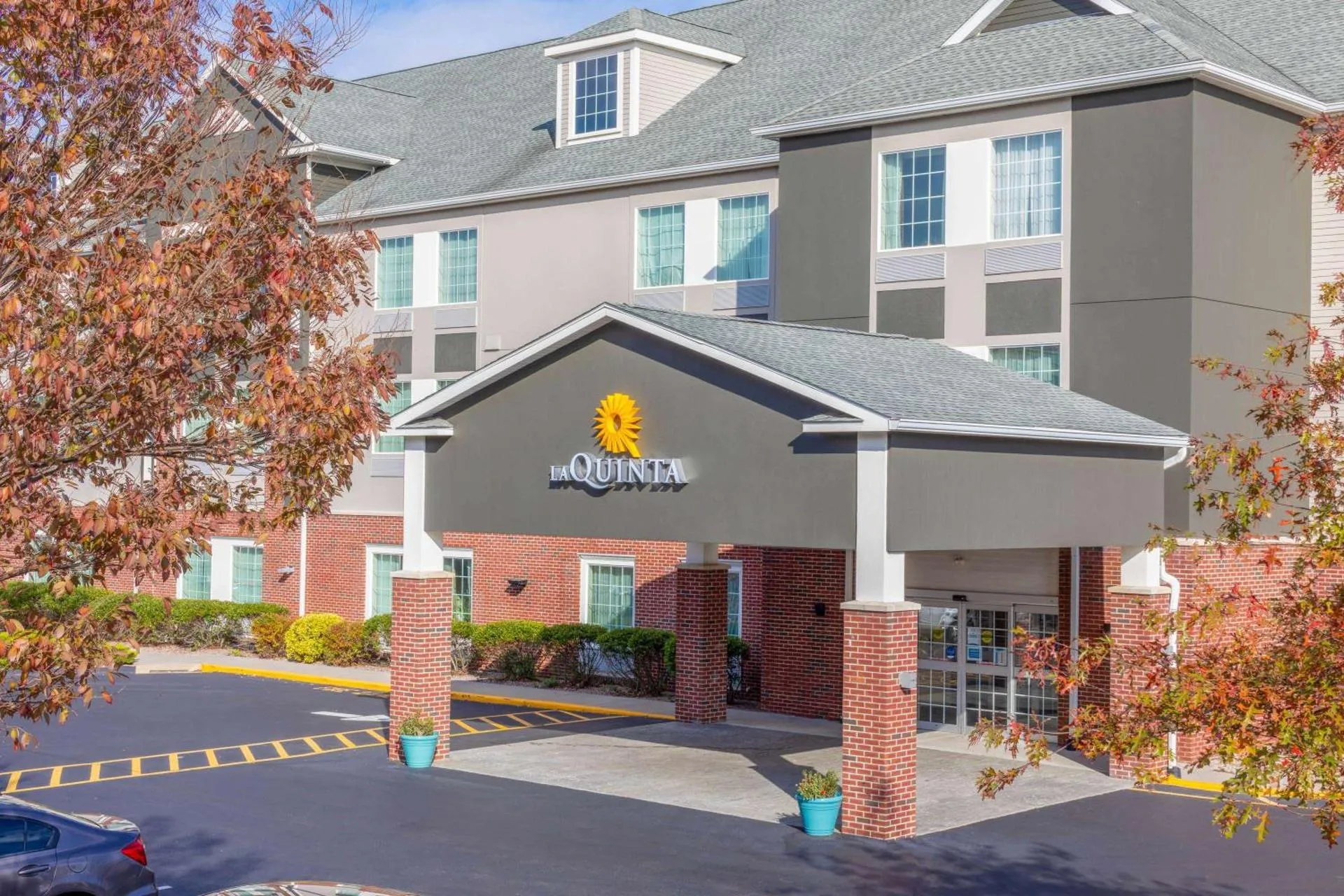 Dog Friendly Hotel $Pawcatuck - $La Quinta by Wyndham Stonington-Mystic Area
