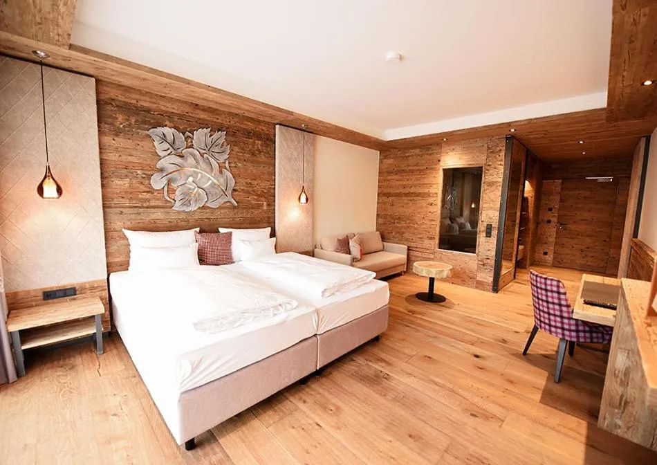 Dog Friendly Hotel $Weibersbrunn - $Spessart-Lodge