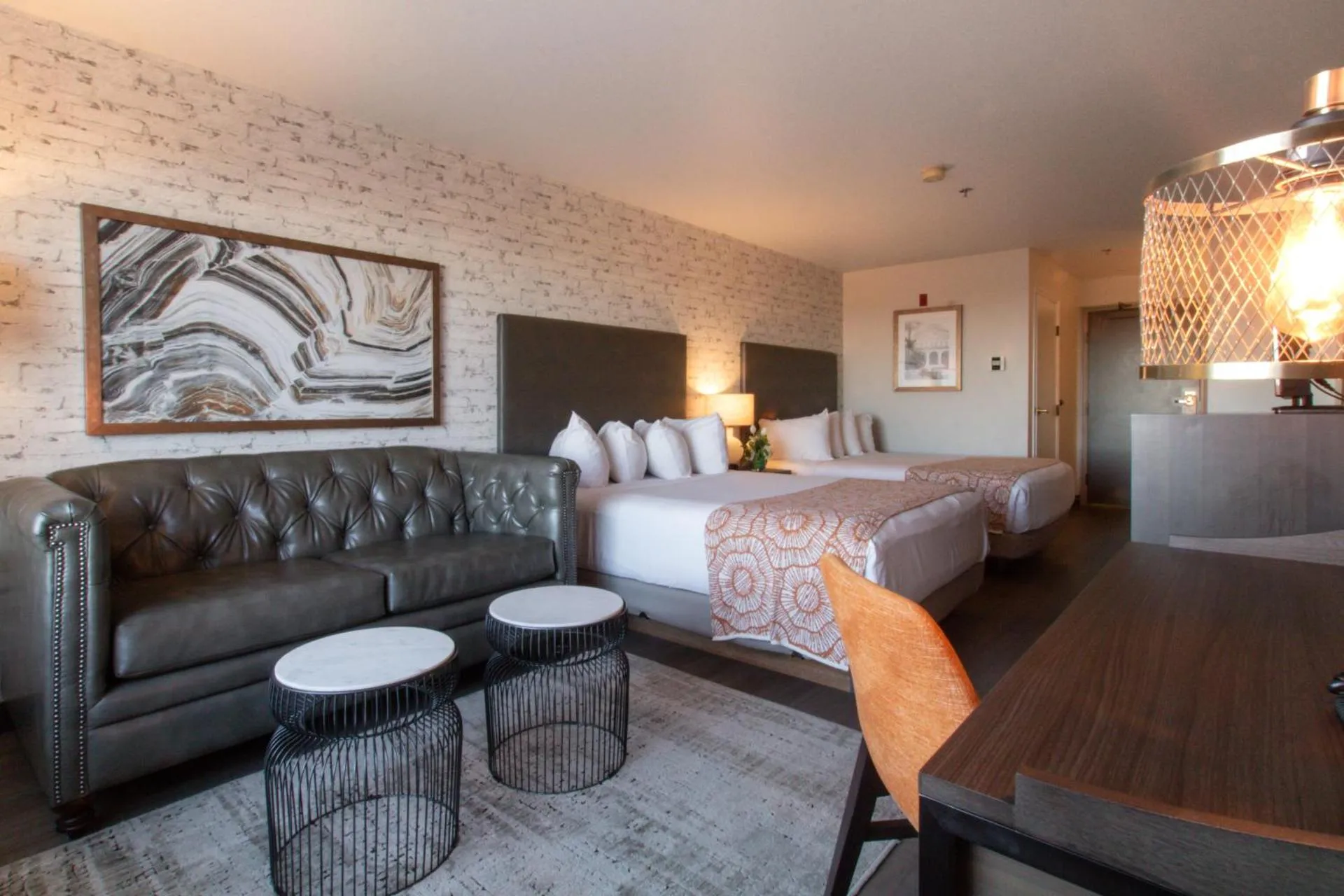 Dog Friendly Hotel $Chico - $Oxford Suites Chico