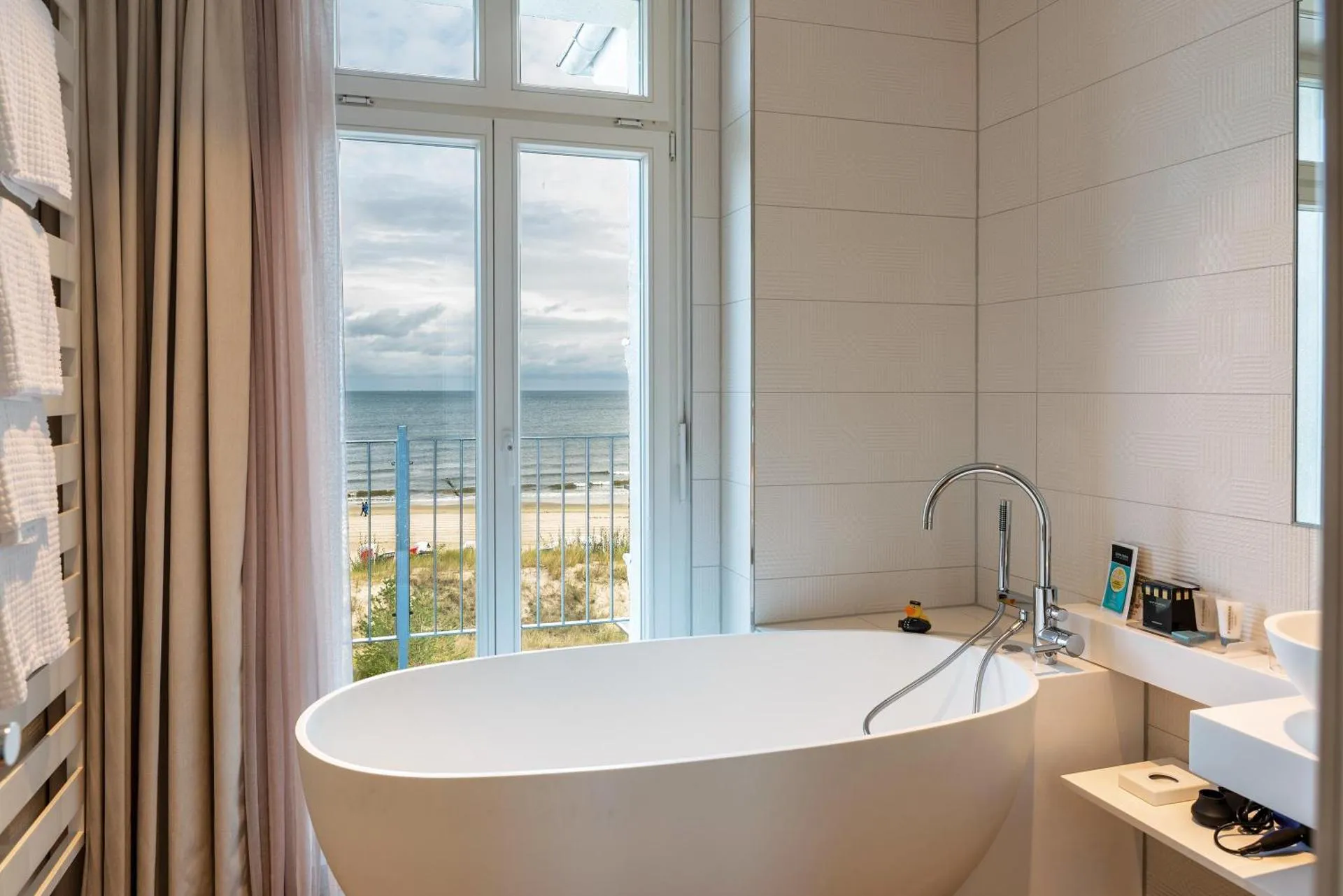 Dog Friendly Hotel $Bansin - $SEETELHOTEL Strandhotel Atlantic
