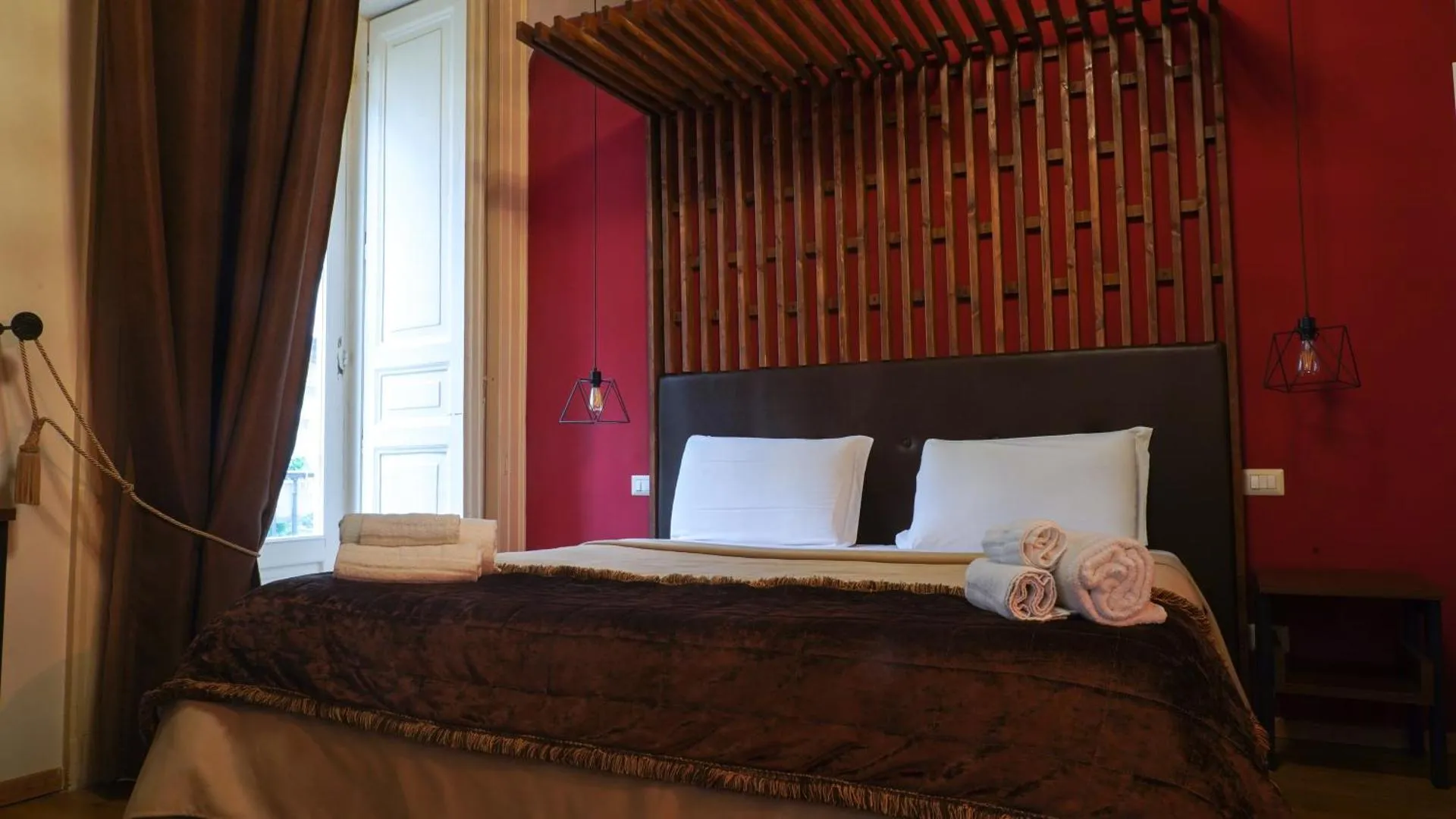 Dog Friendly Bed and breakfast $Naples - $Duomo Luxury Suites