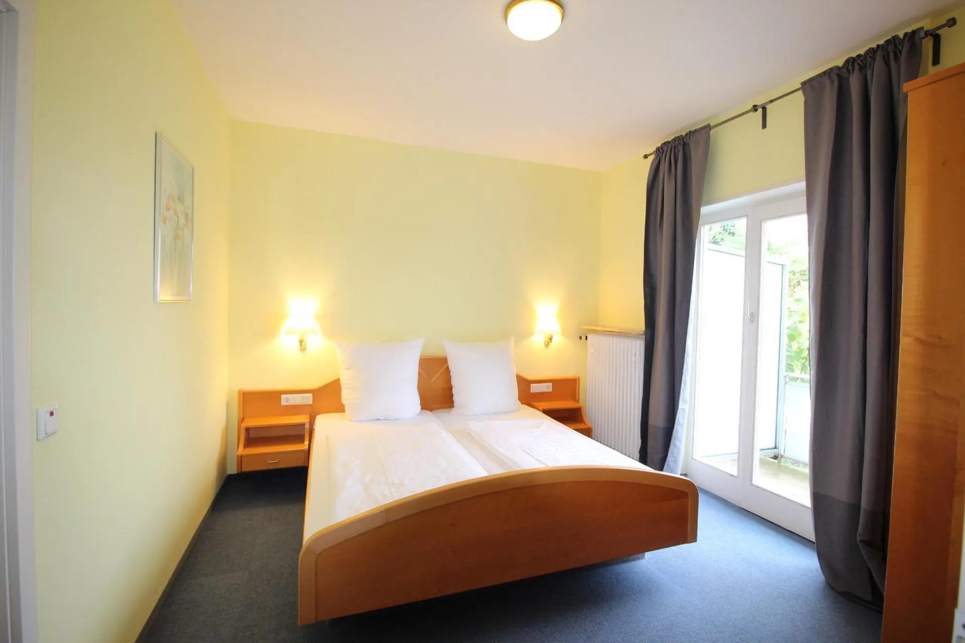 Dog Friendly Hotel $Albersweiler - $Hotel Berghof