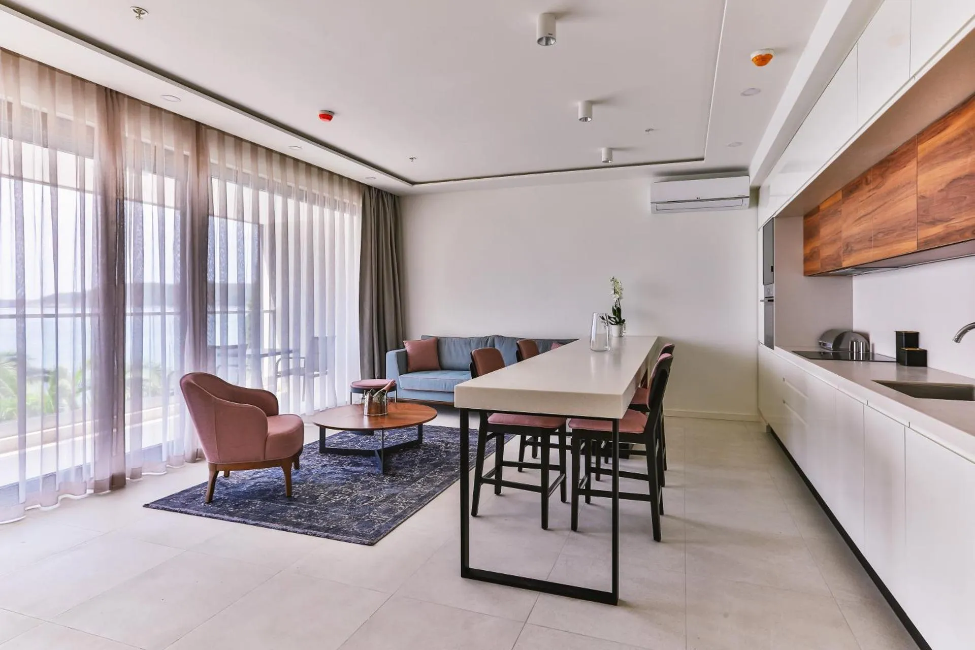 Lux apartmani "Sunraf" Rafailovici