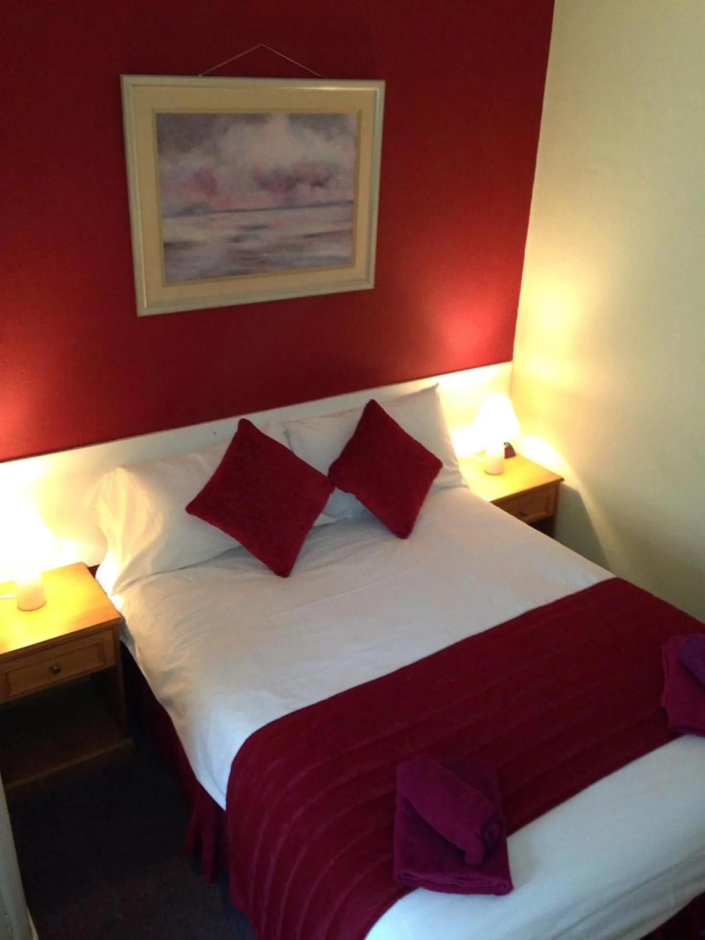 Dog Friendly Bed and breakfast $London - $Abbey Lodge Hotel - B&B