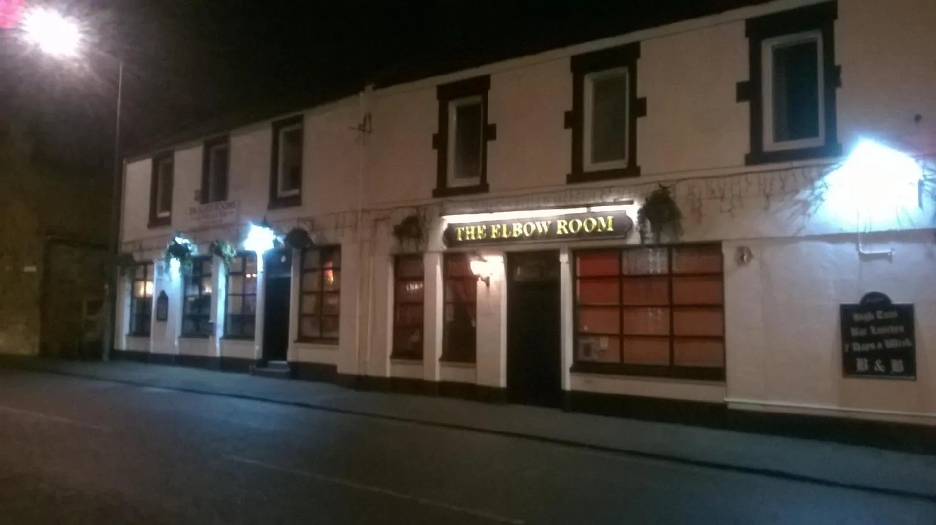 Dog Friendly Inn $Kirkcaldy - $The Elbow Room