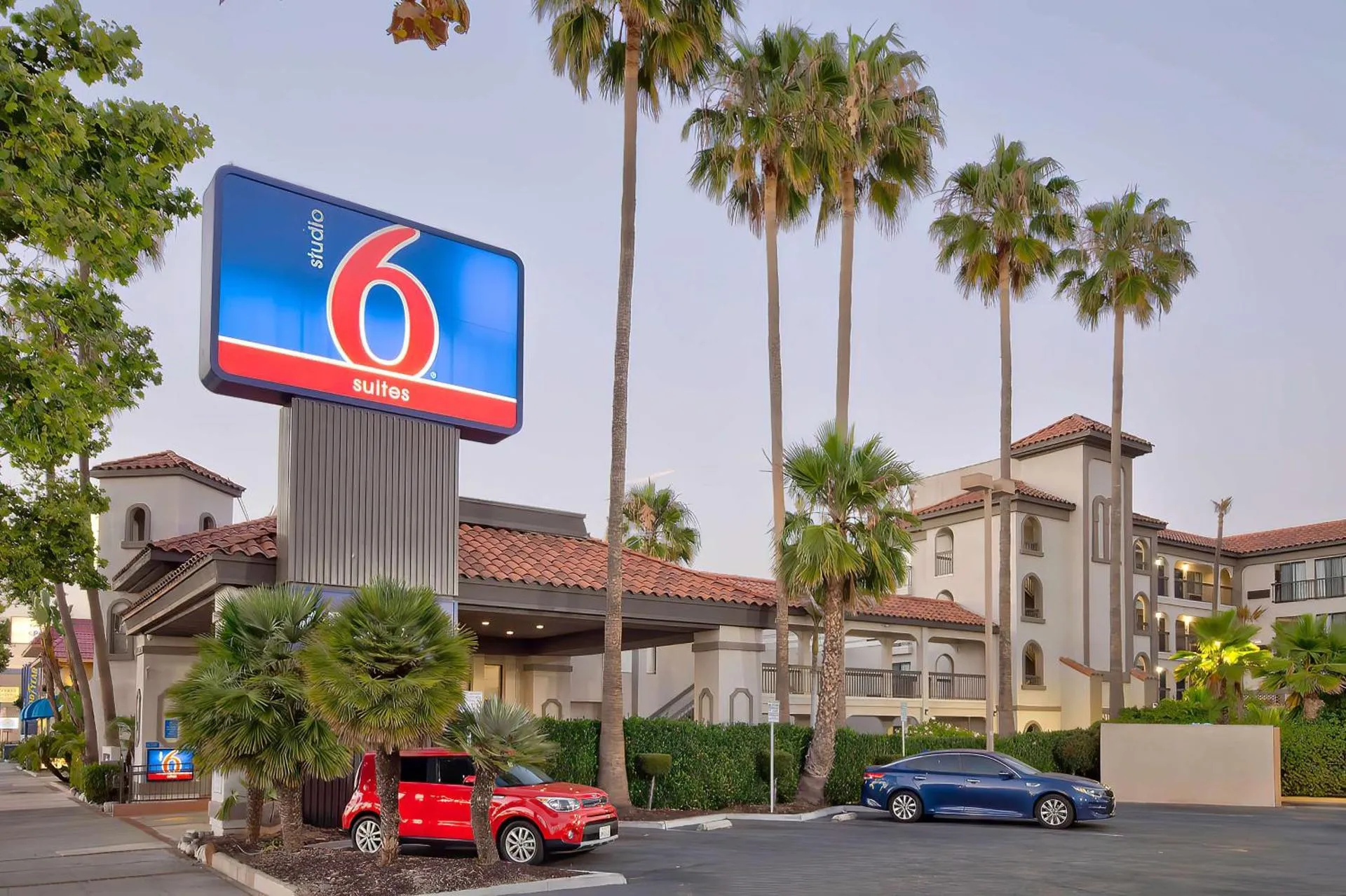 Dog Friendly Hotel $Lawndale - $Studio 6 Suites Lawndale, CA South Bay