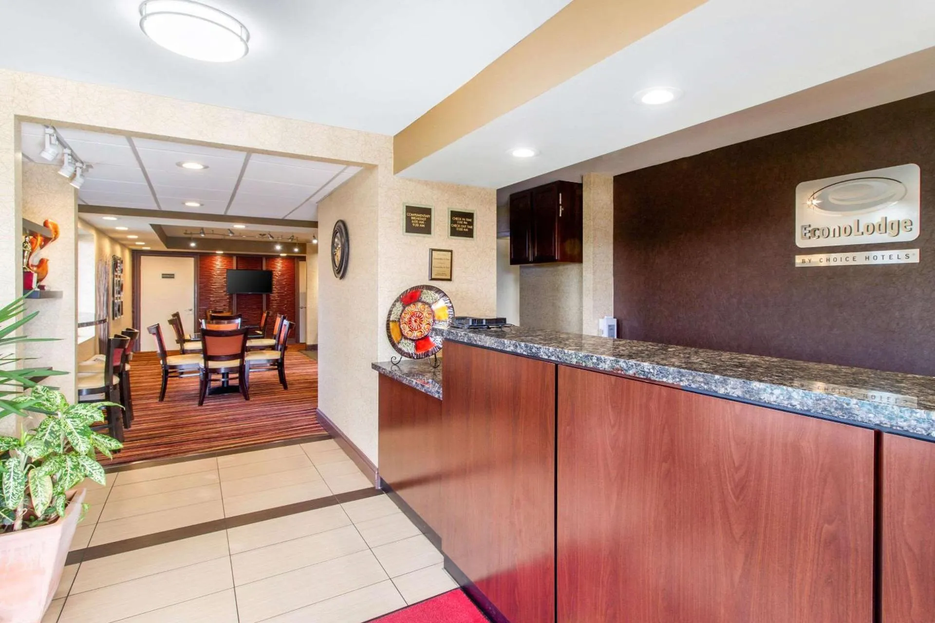Dog Friendly Hotel $Lenoir City - $Econo Lodge Lenoir City