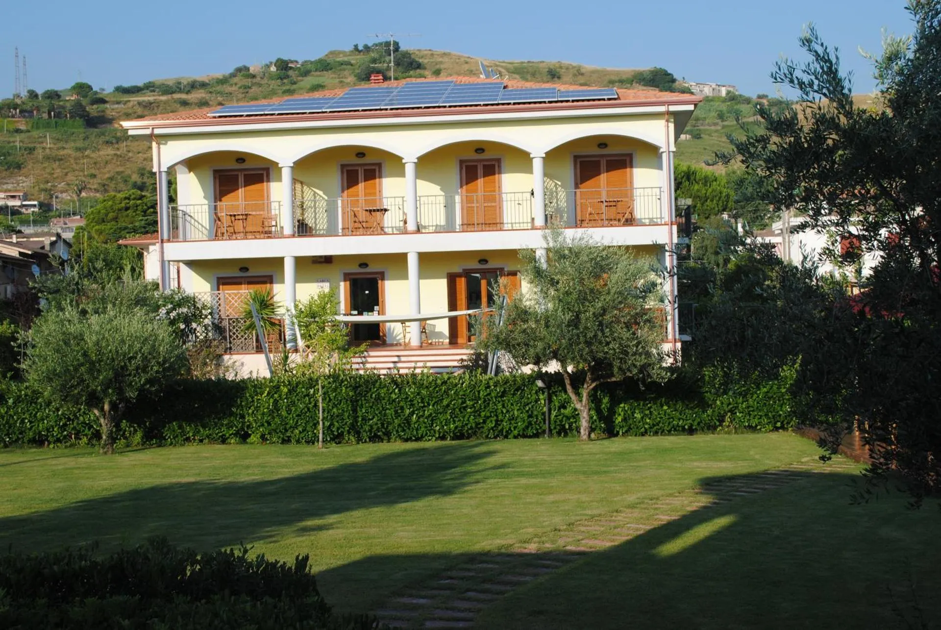 Larus Hotel