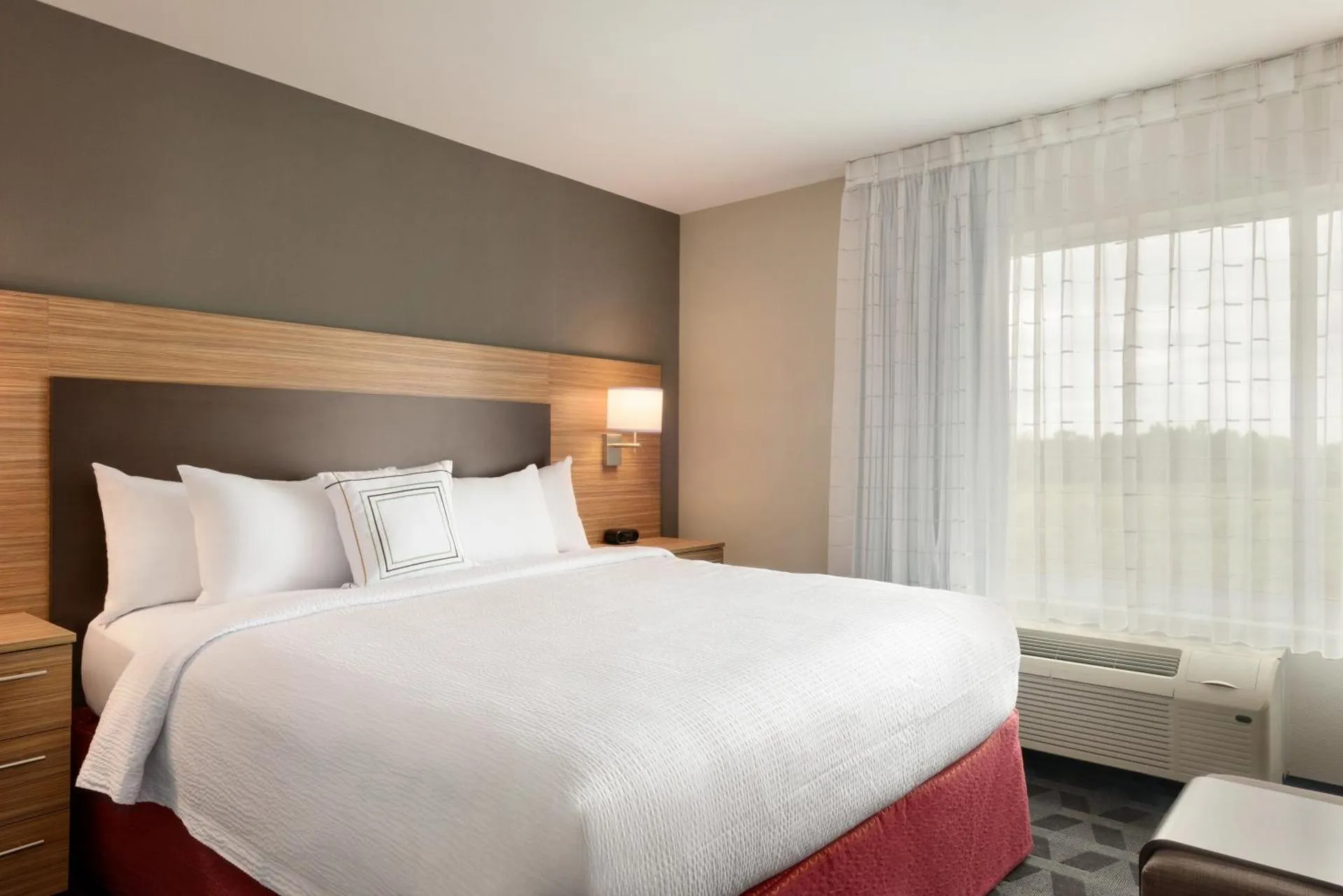 Dog Friendly Hotel $Grafton - $TownePlace Suites by Marriott Milwaukee Grafton