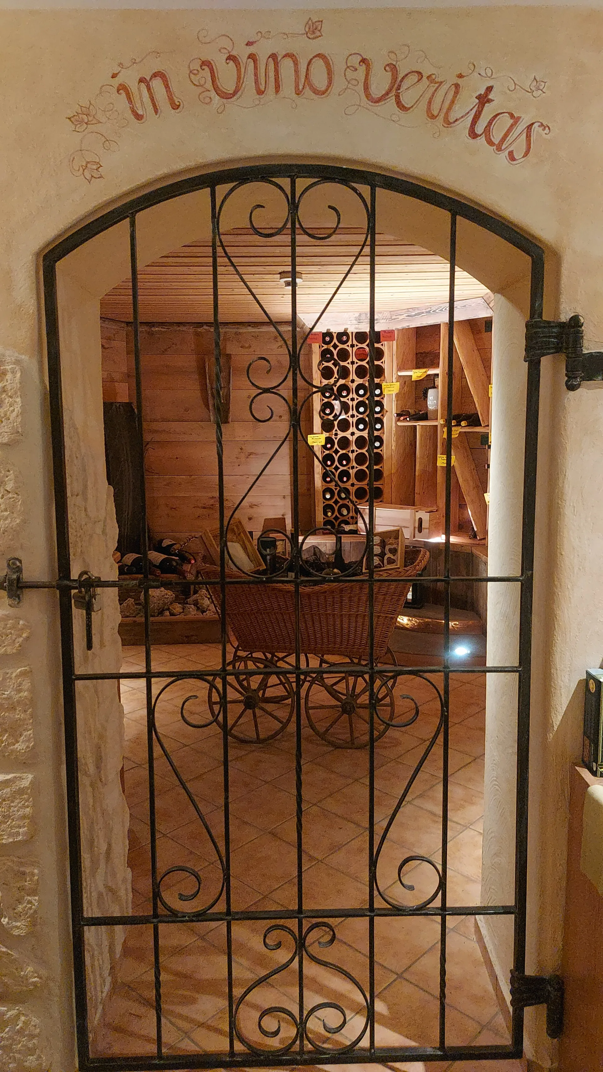 Hotel Kreuz interior