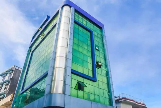 Guru hotel and lodge