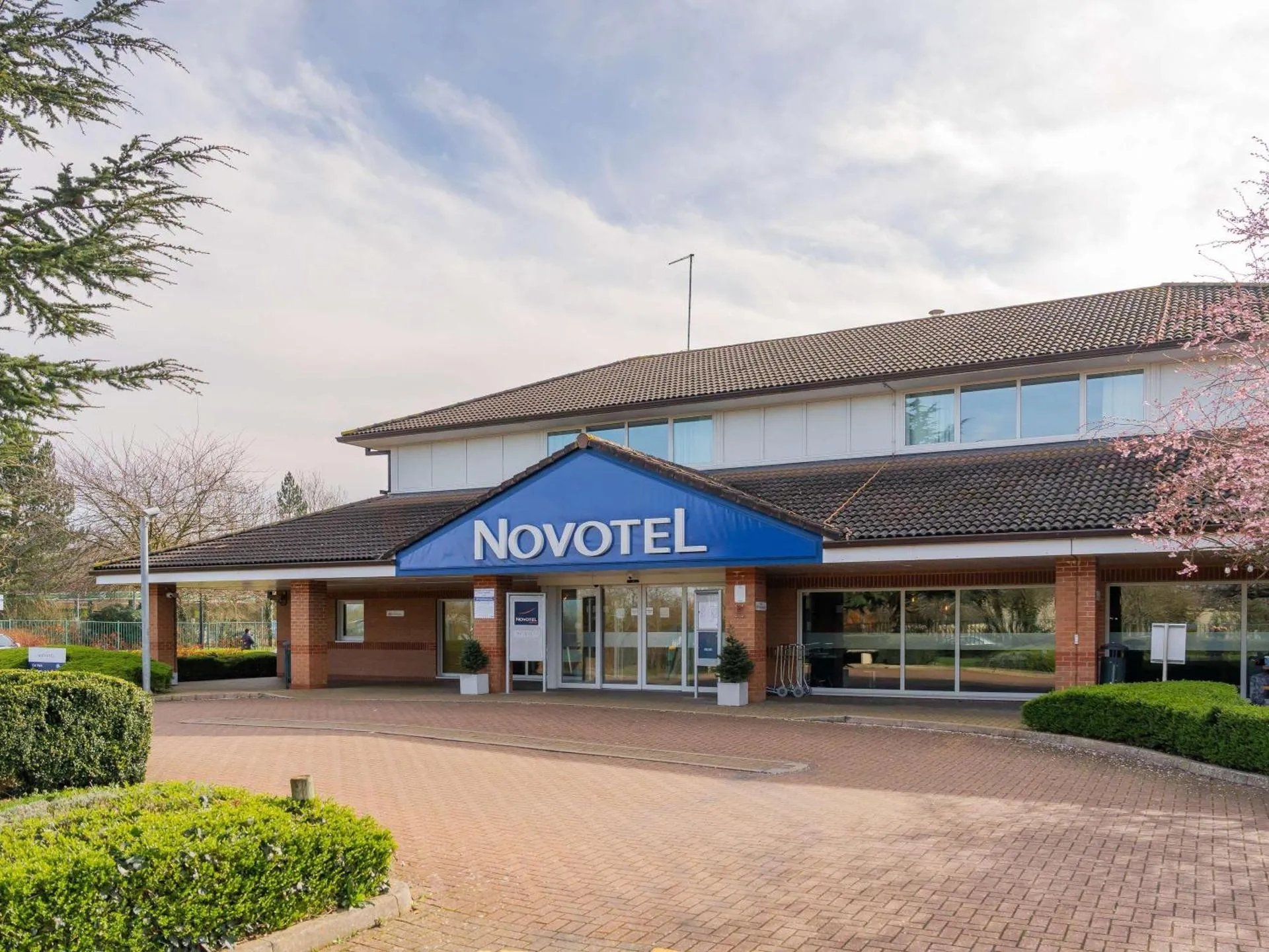 Dog Friendly Hotel $Milton Keynes - $Novotel Milton Keynes