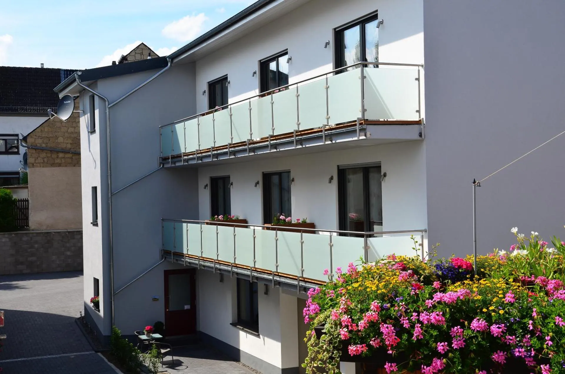 Dog Friendly Bed and breakfast $Ettringen - $Gästehaus Am Hochsimmer