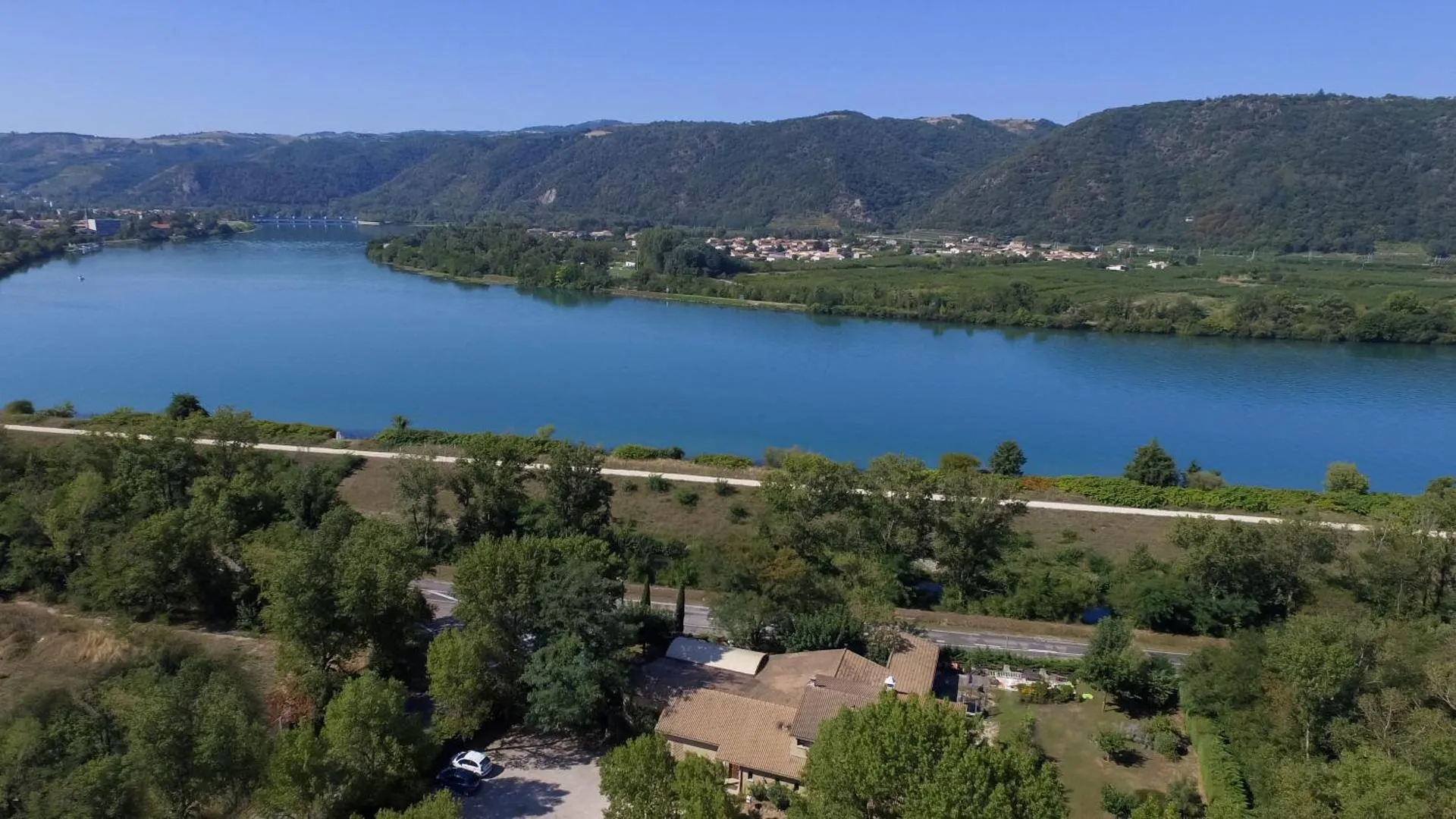Dog Friendly Hotel $La Roche-de-Glun - $auberge du golf