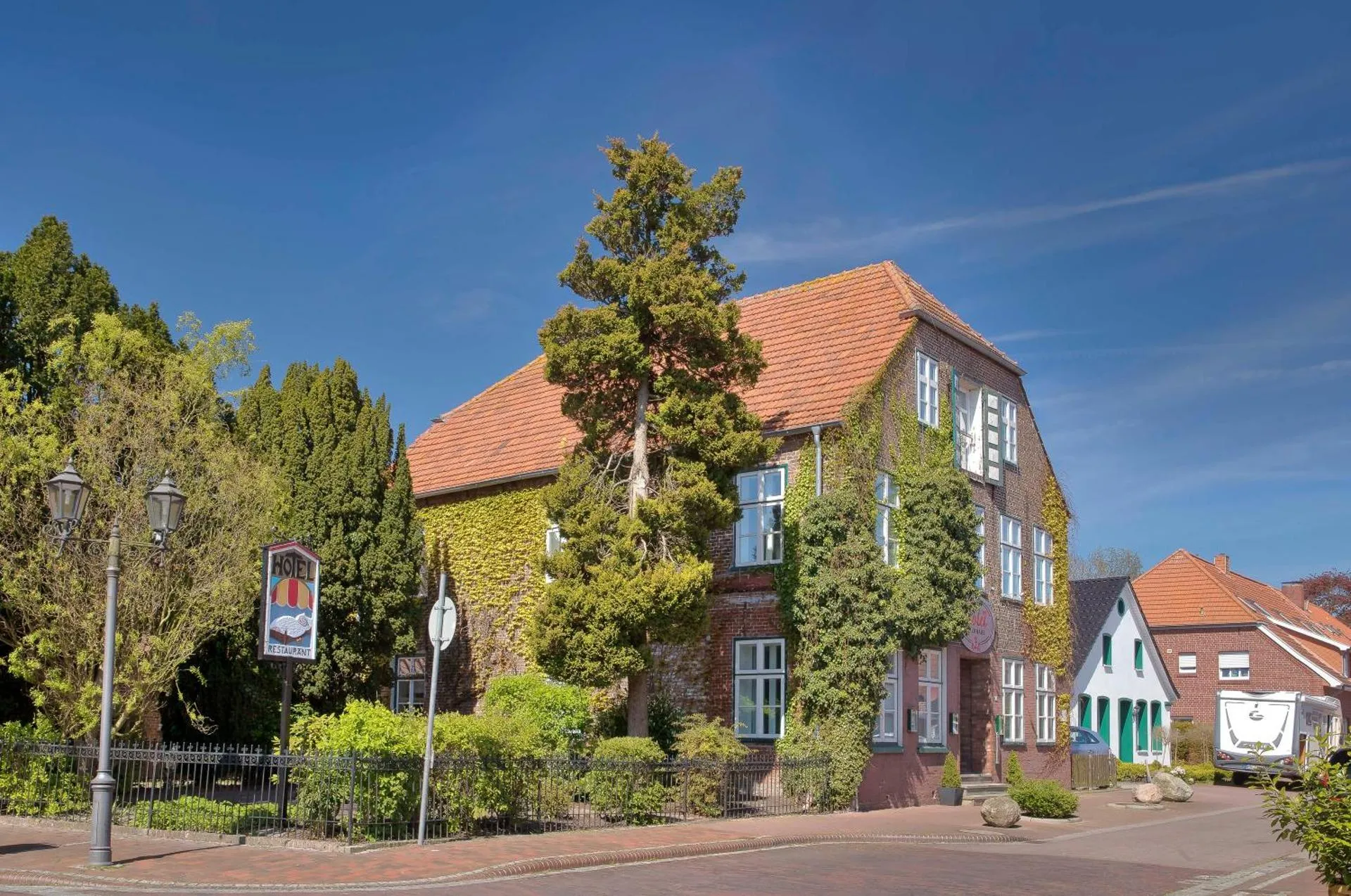 Dog Friendly Hotel $Hooksiel - $Hotel Packhaus
