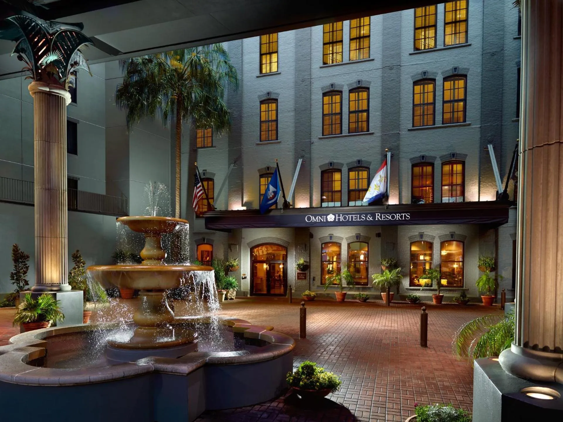Dog Friendly Hotel $New Orleans - $Omni Riverfront New Orleans