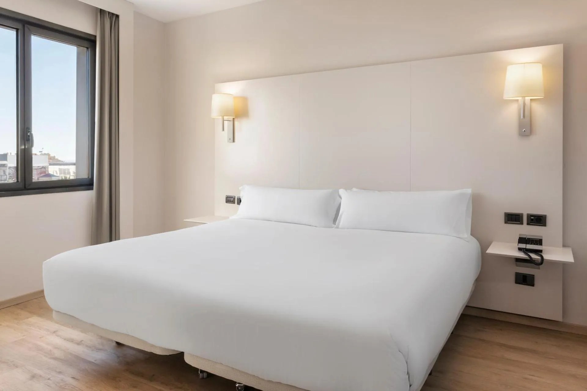 Dog Friendly Hotel $Elche - $B&B Hotel Elche
