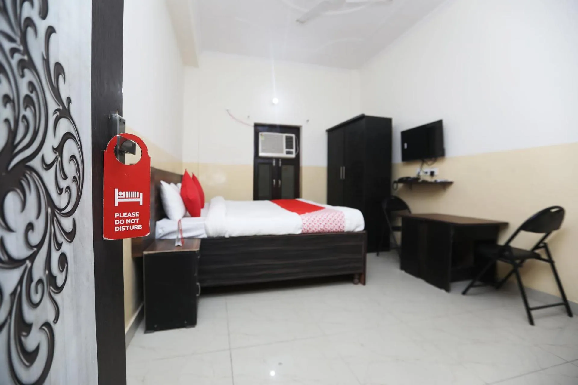 Dog Friendly Hotel $Greater Noida - $OYO The Nest - Knowledge Park Near Pvr Ansal Plaza Greater Noida
