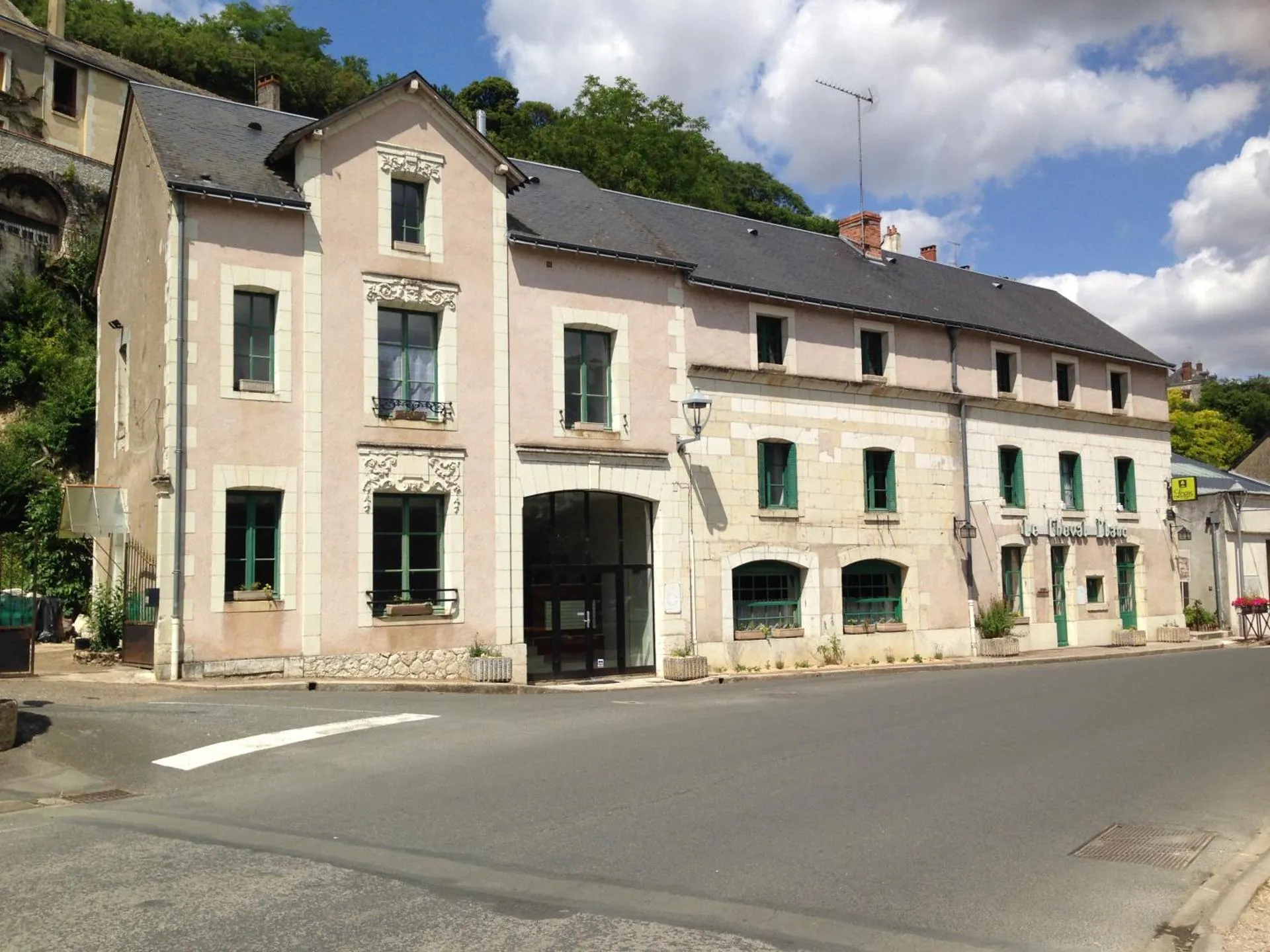 Logis Le Petit Trôo du Cheval Blanc