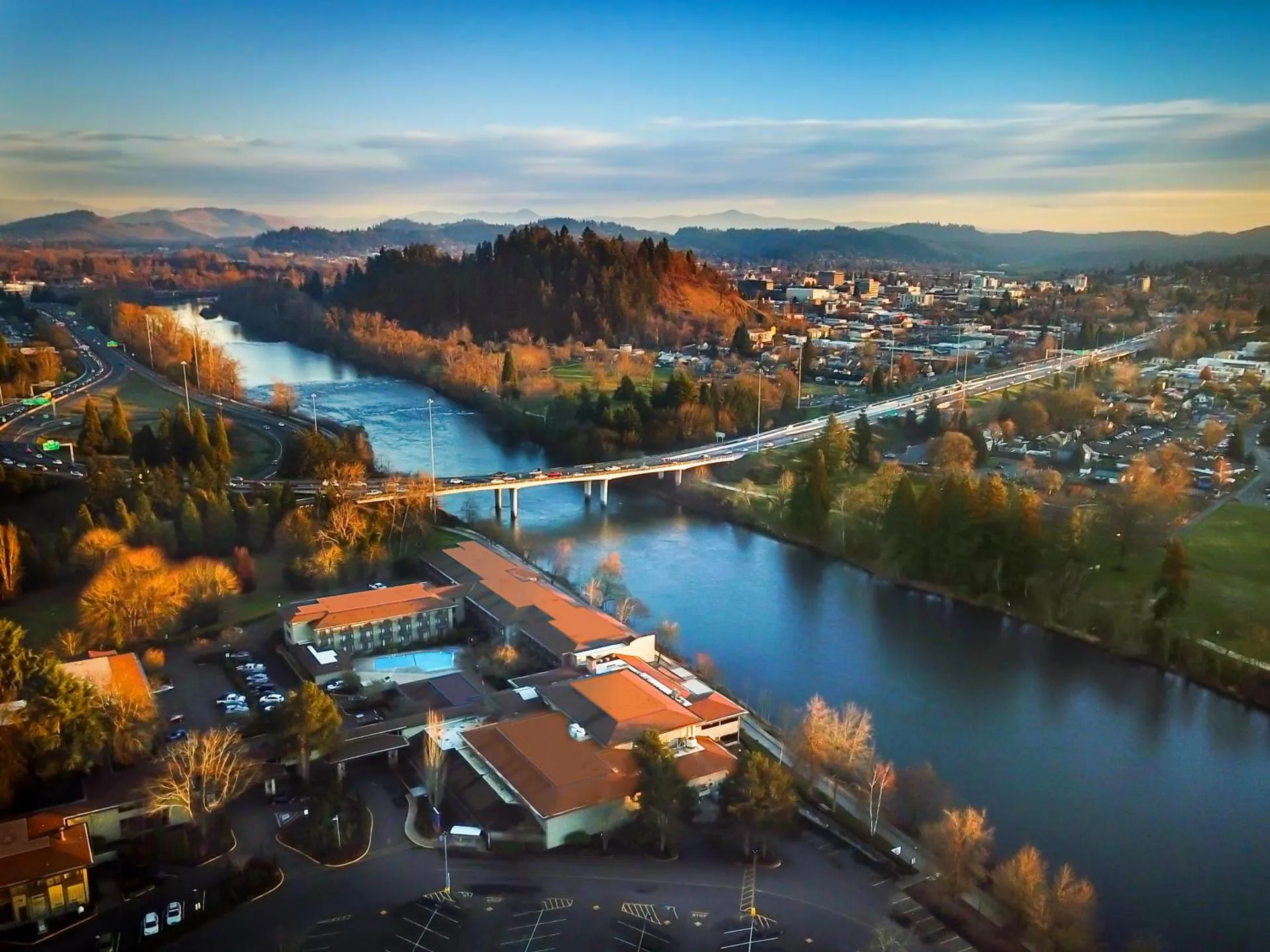Dog Friendly Hotel $Eugene - $Valley River Inn Eugene/Springfield