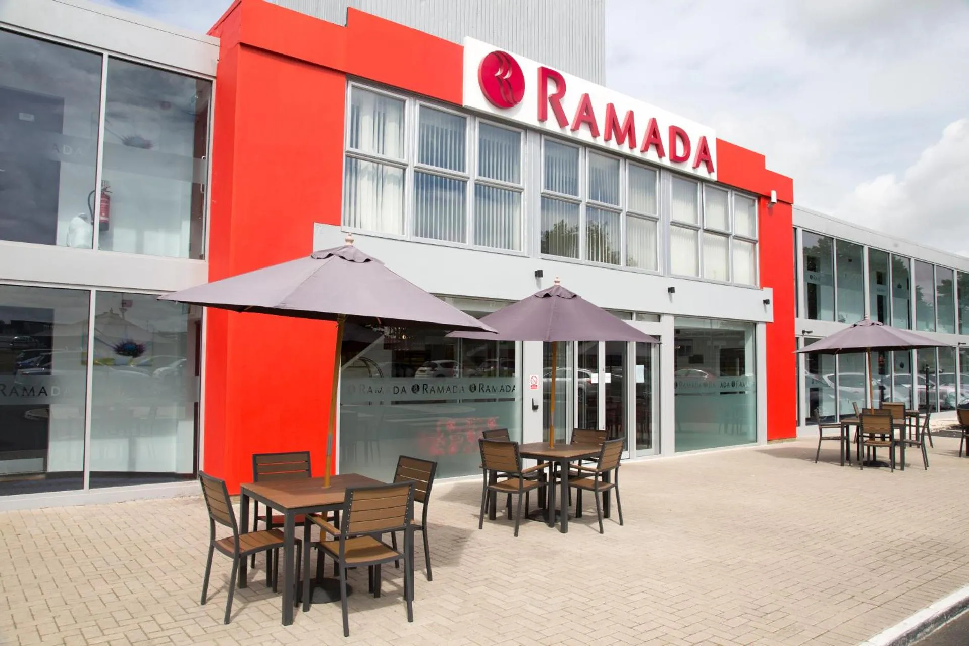 Dog Friendly Hotel $Milton Keynes - $Ramada Milton Keynes