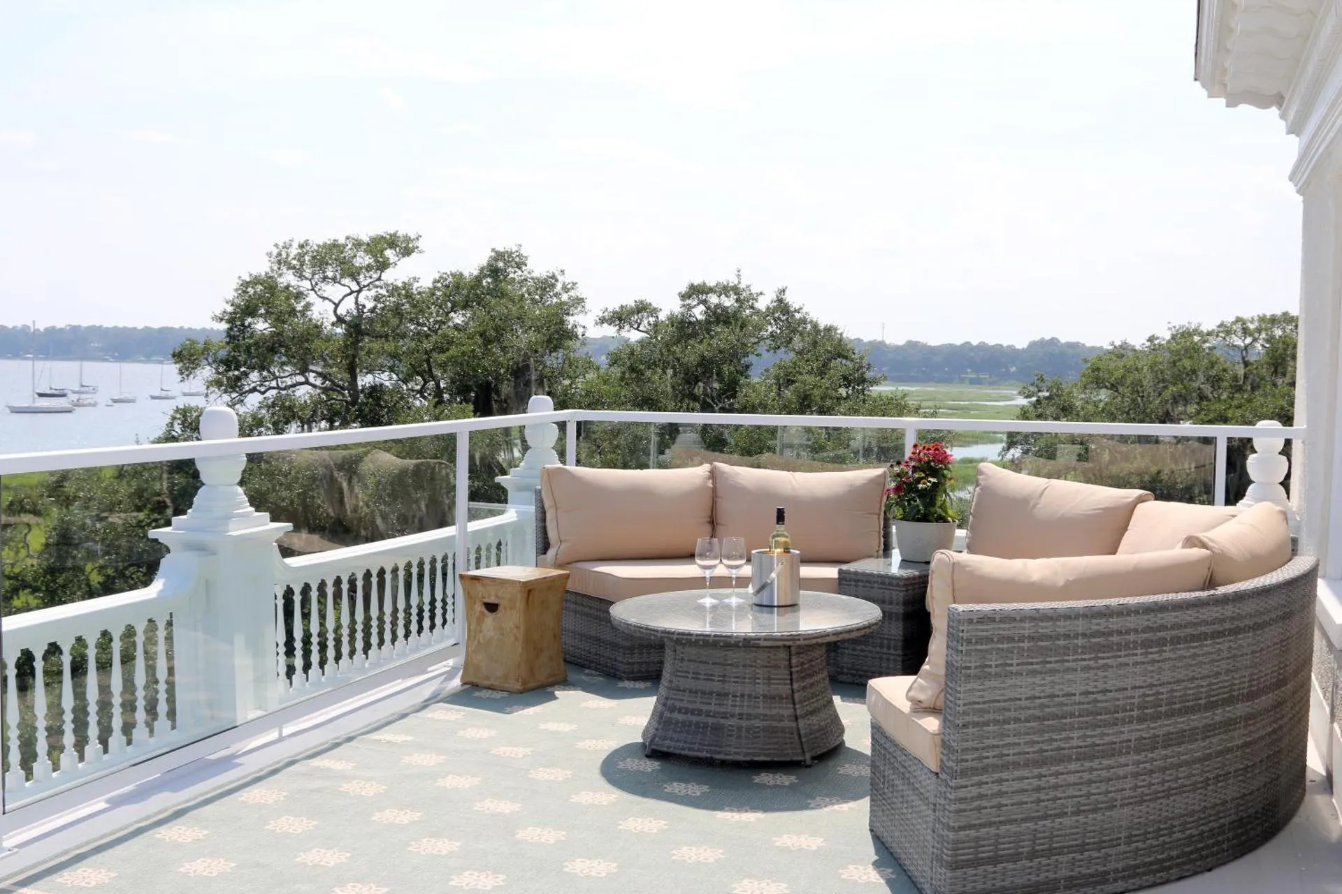 Dog Friendly Inn $Beaufort - $Anchorage 1770