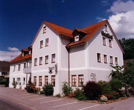 Dog Friendly Hotel $Pilsach - $Hotel Gasthof am Schloß