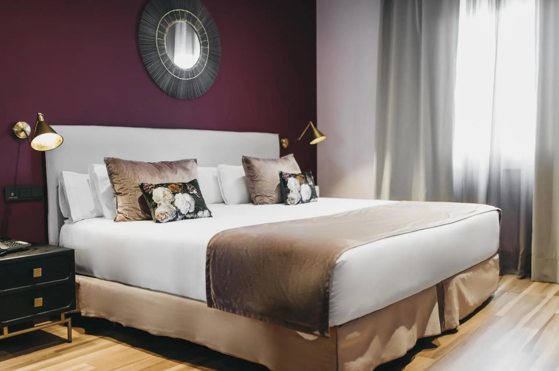 Dog Friendly Hotel $Barcelona - $Arenas Atiram Hotels