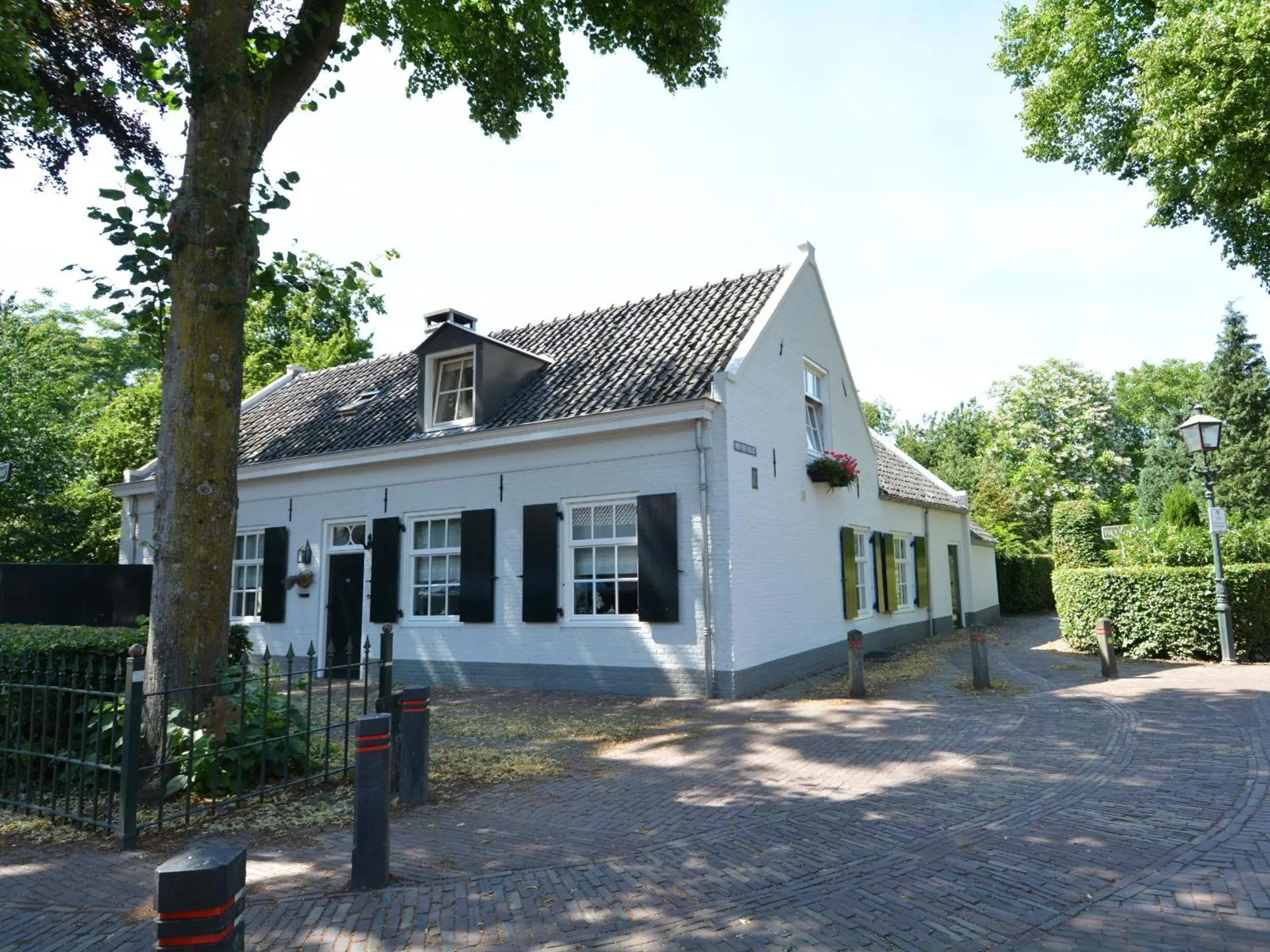 Dog Friendly Bed and breakfast $Oirschot - $Huys en Hoff Aen Den Haspel