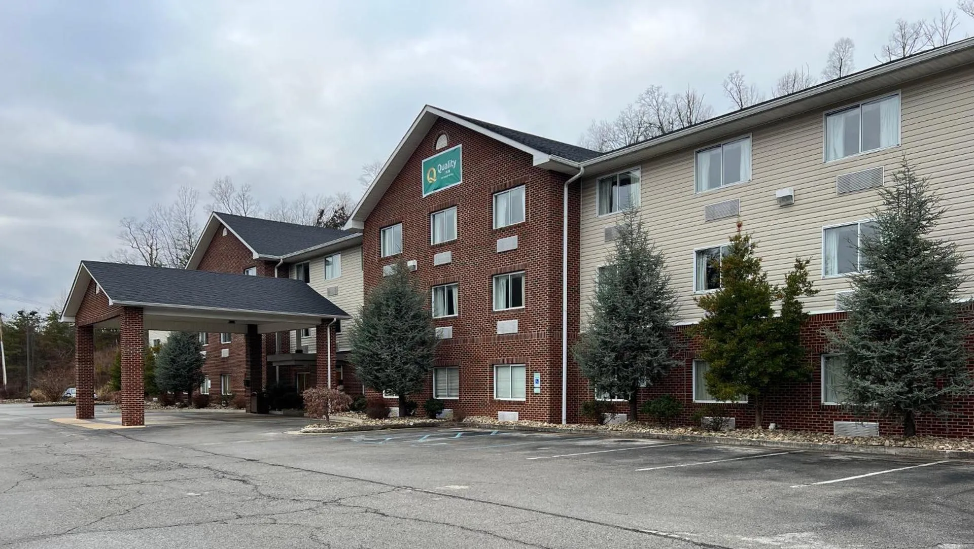Super 8 by Wyndham Huntington WV