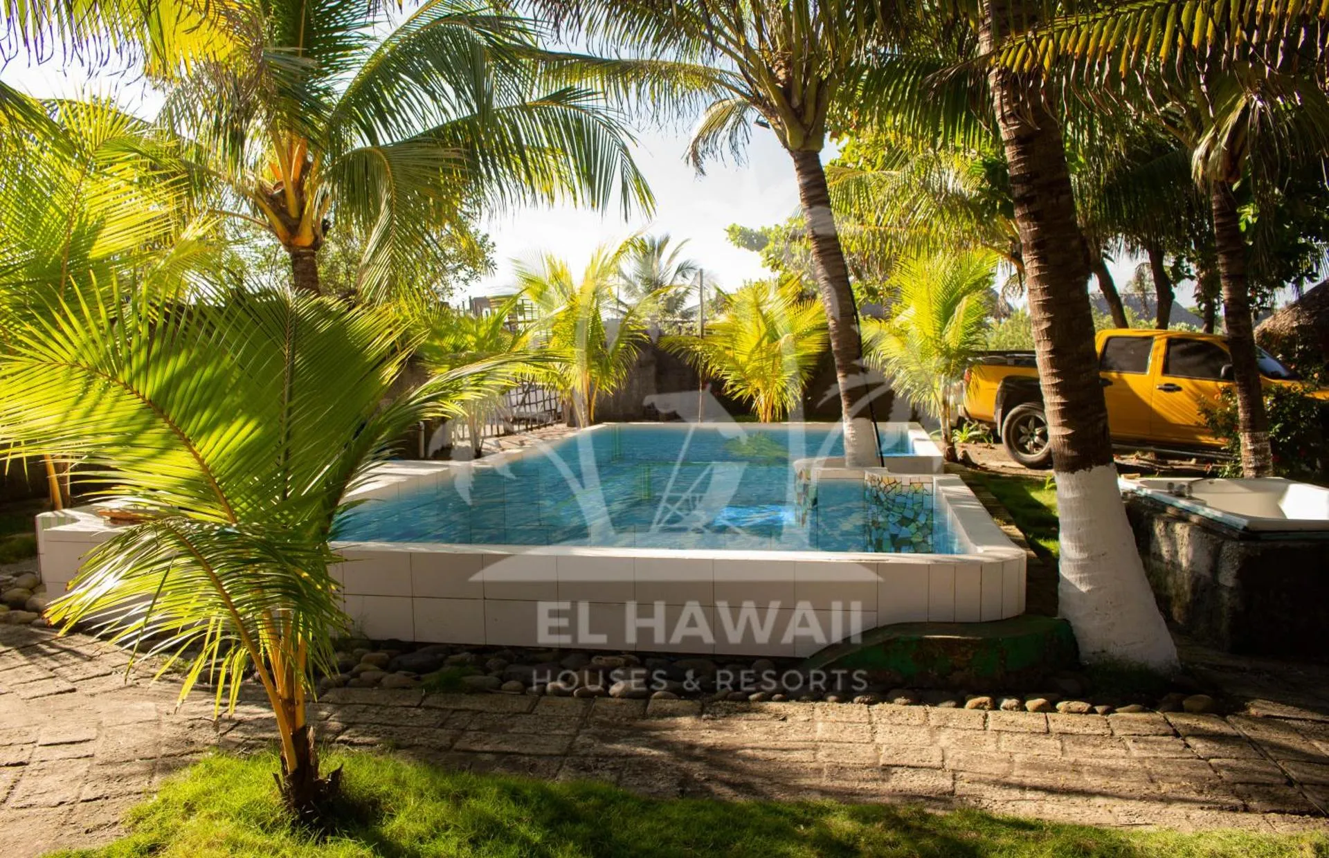 Bungalows California, Disponible buscanos por fuera El Hawaii houses & resorts