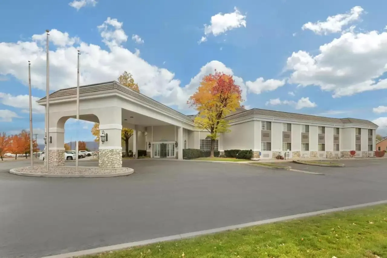 Dog Friendly Hotel $Payson - $Quality Inn Payson I-15