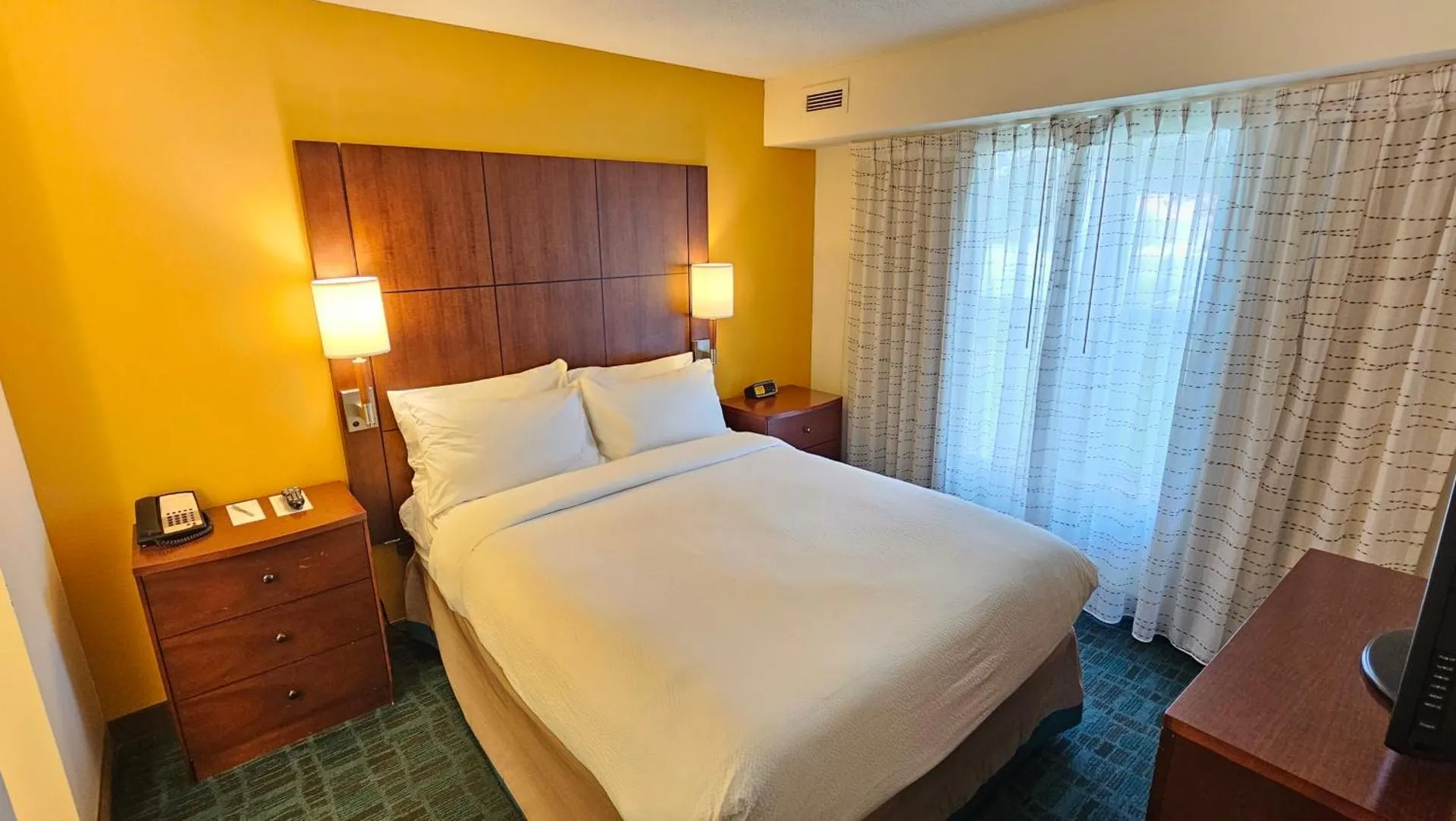 Dog Friendly Hotel $Fishers - $Residence Inn Indianapolis Fishers