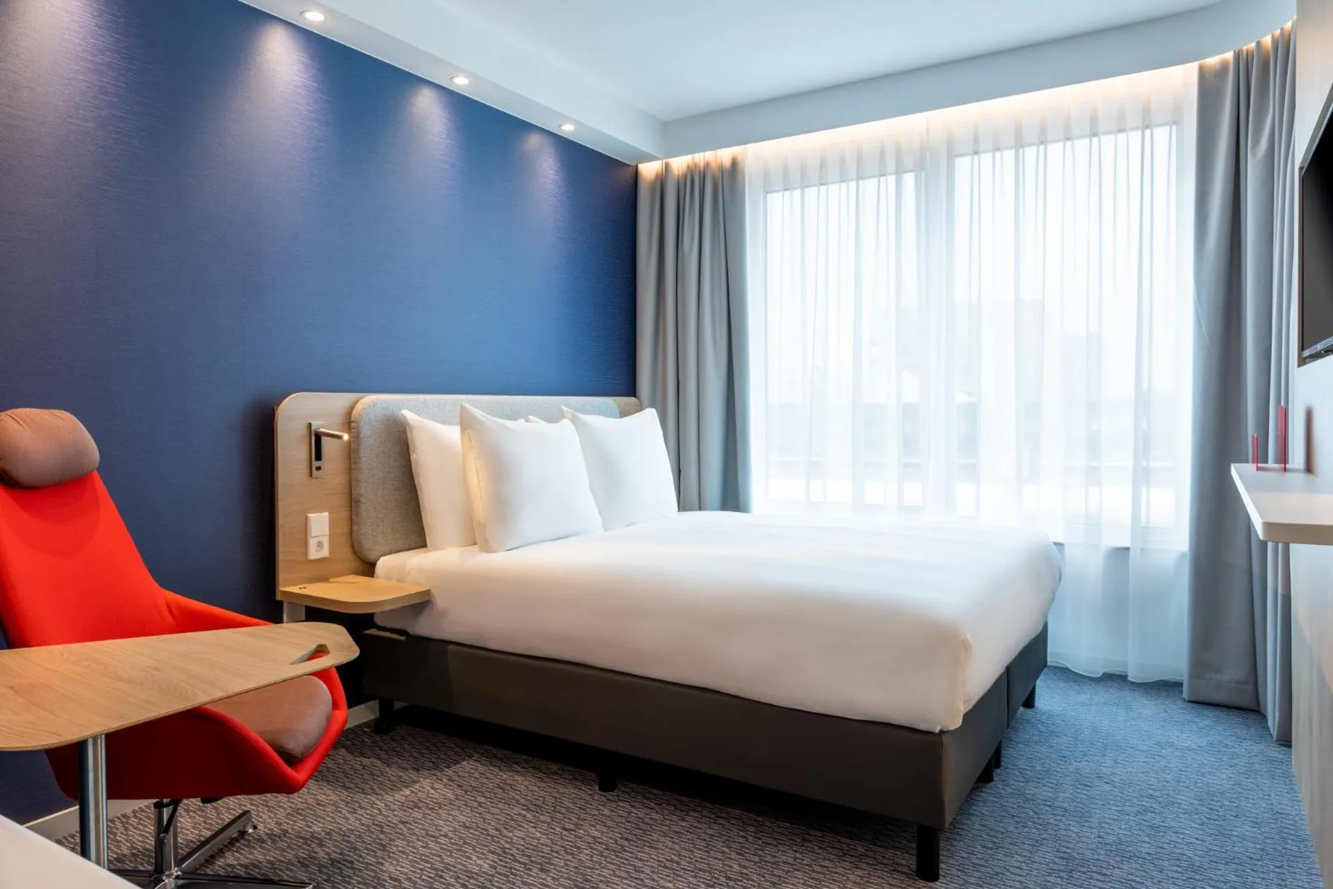 Dog Friendly Hotel $Almere - $Holiday Inn Express - Almere, an IHG Hotel