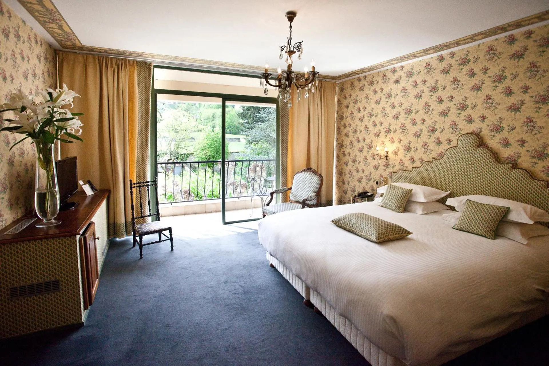 Dog Friendly Hotel $Bresson - $Hotel Restaurant Chavant