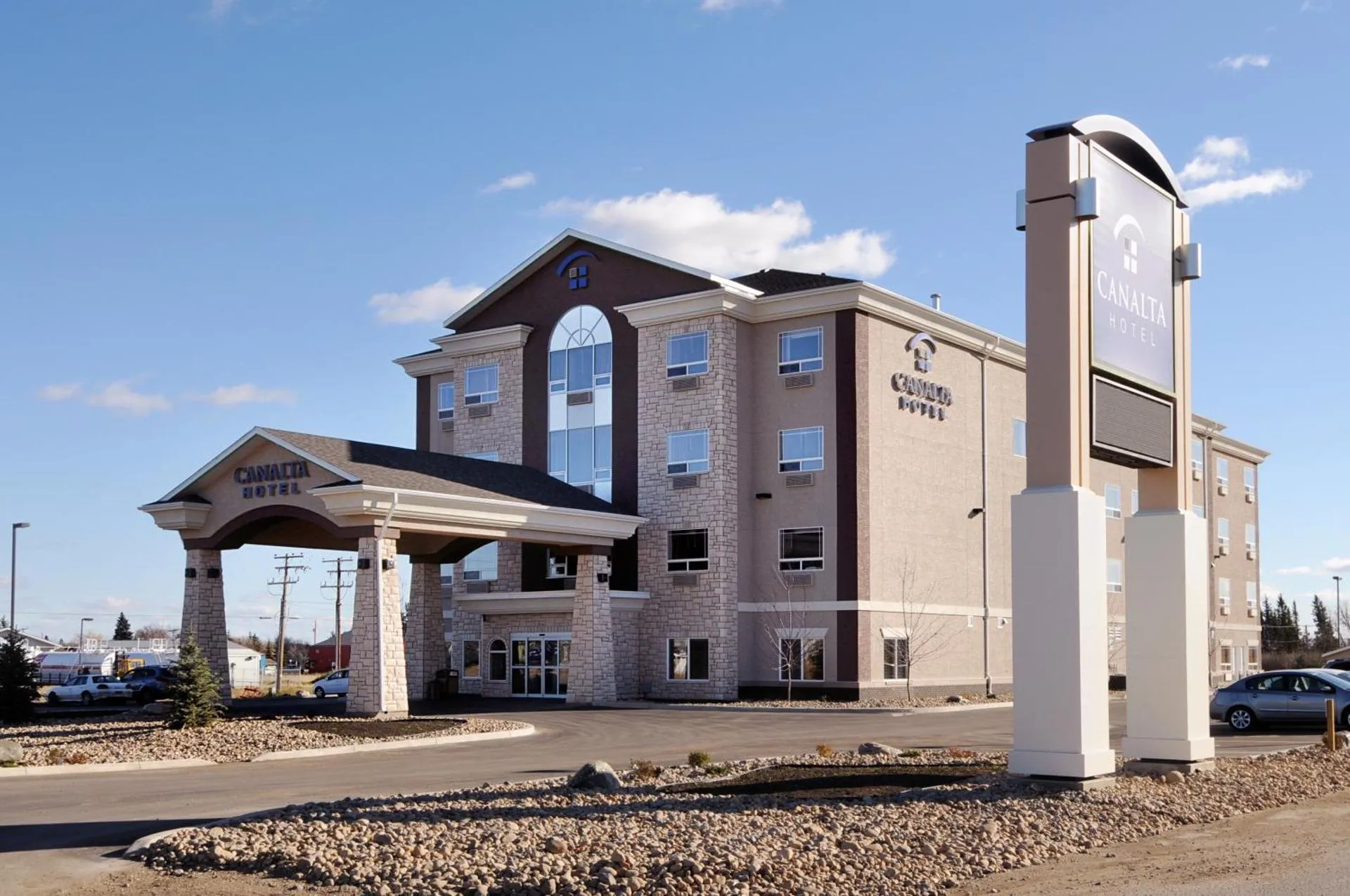 Dog Friendly Hotel $Melfort - $Canalta Hotel Melfort