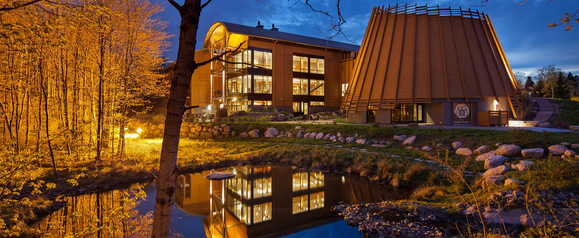 Hôtel-Musée Premières Nations, a dog friendly hotel in Wendake