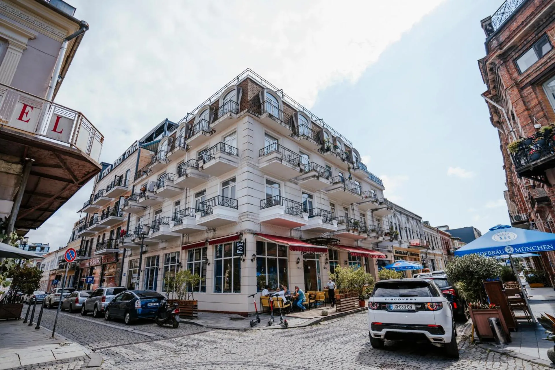 West Apart Hotel