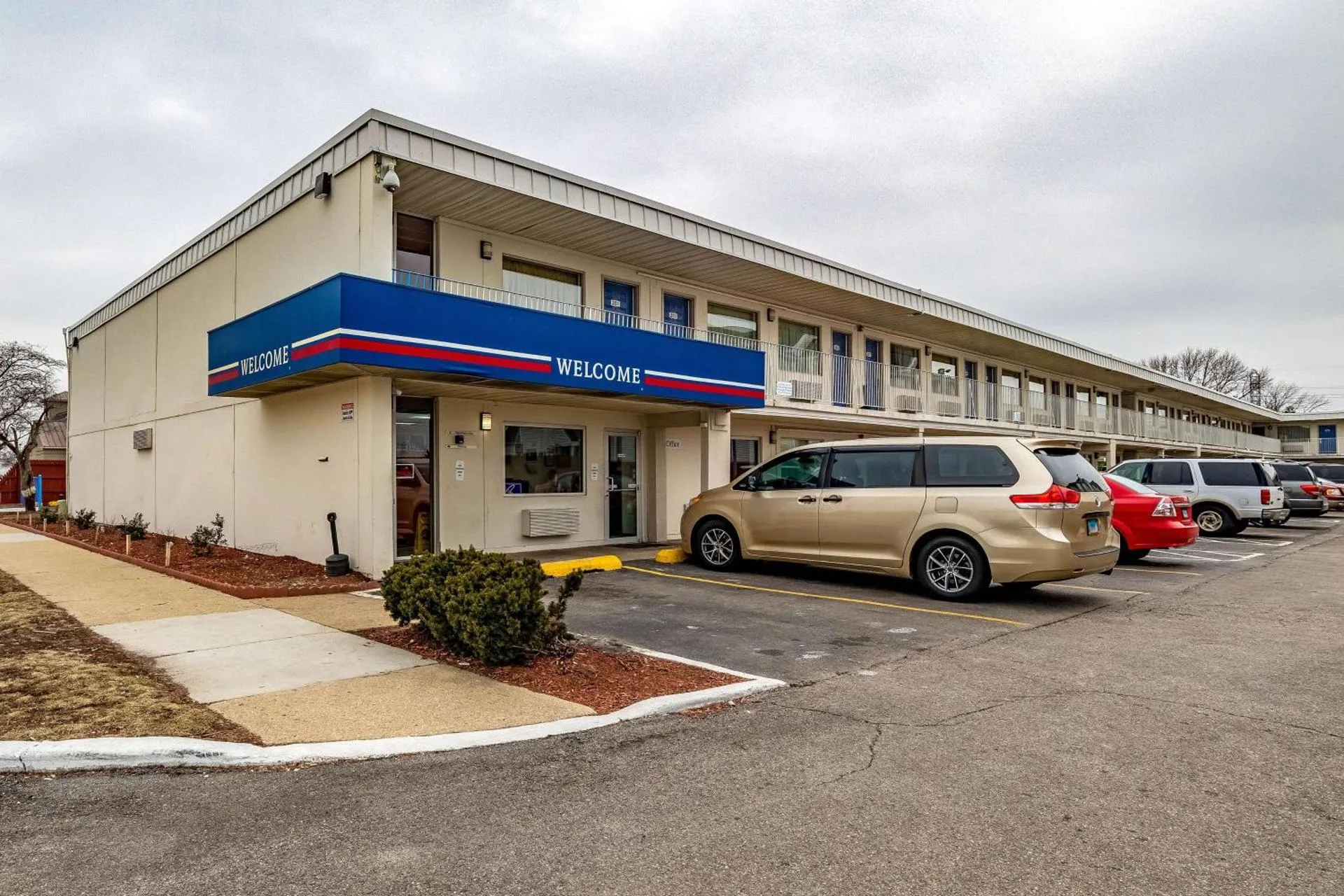 Dog Friendly Hotel $Joliet - $Motel 6-Joliet, IL - I-80