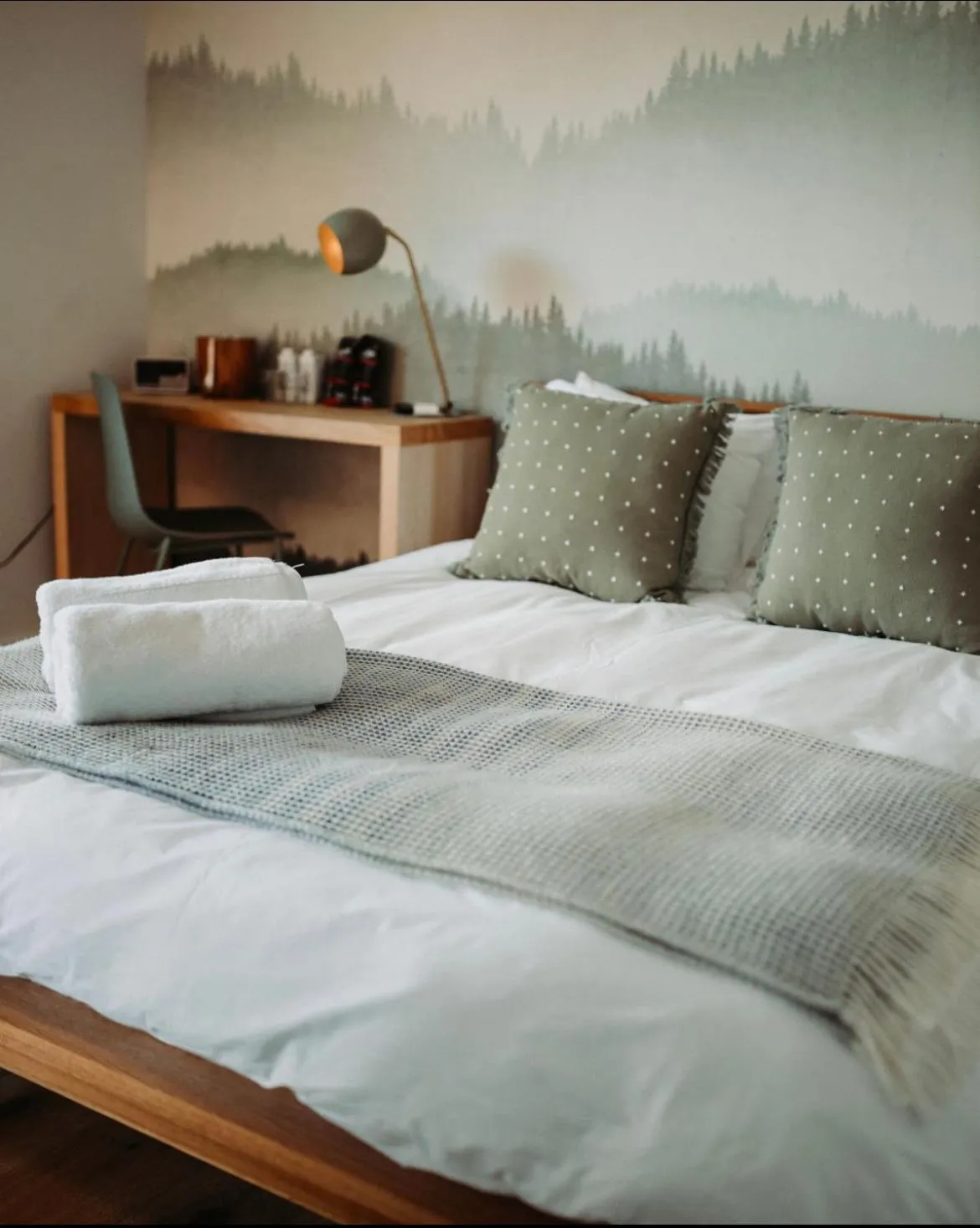 Penny's Motel interior