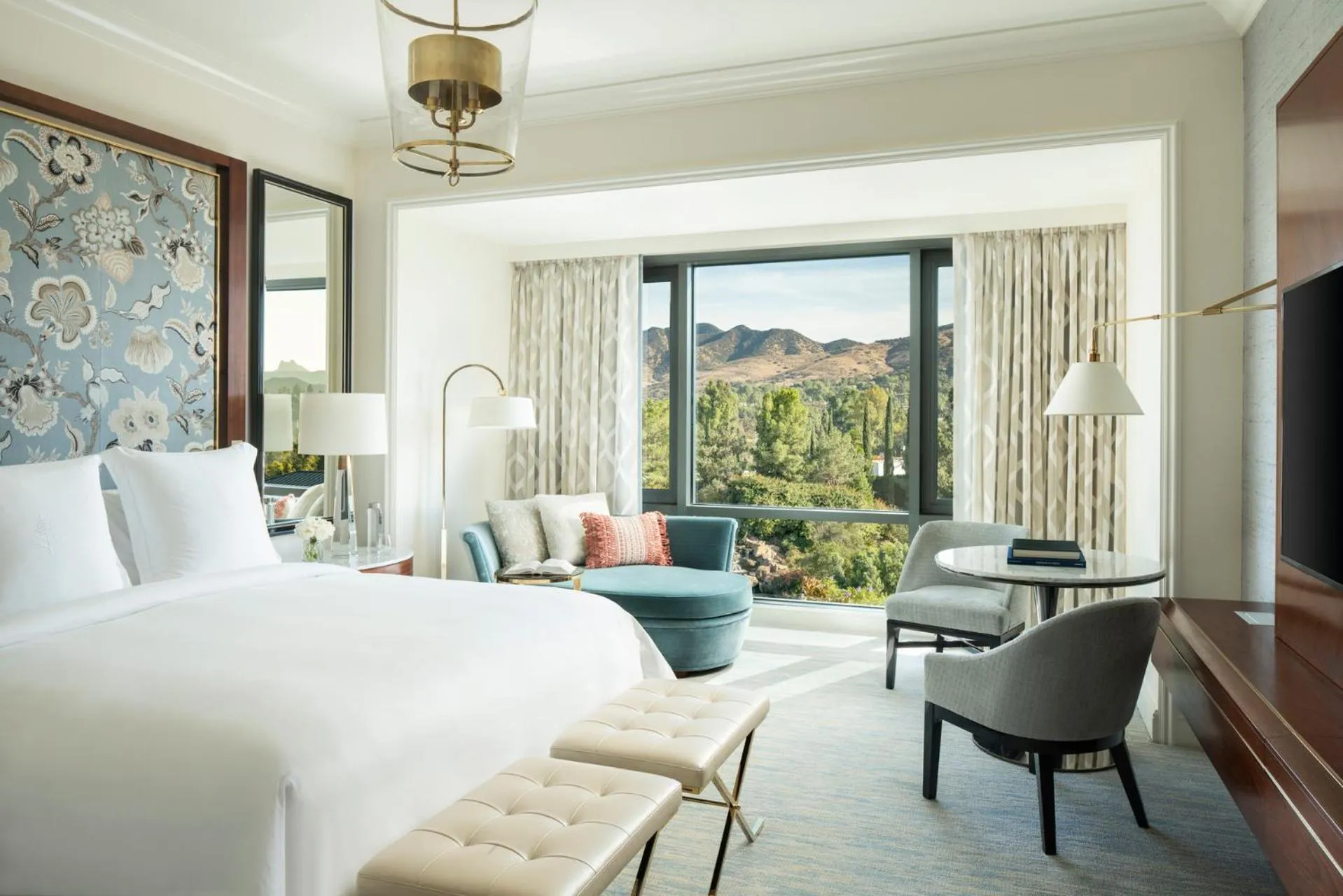 Dog Friendly Hotel $Westlake Village - $Four Seasons Hotel Westlake Village