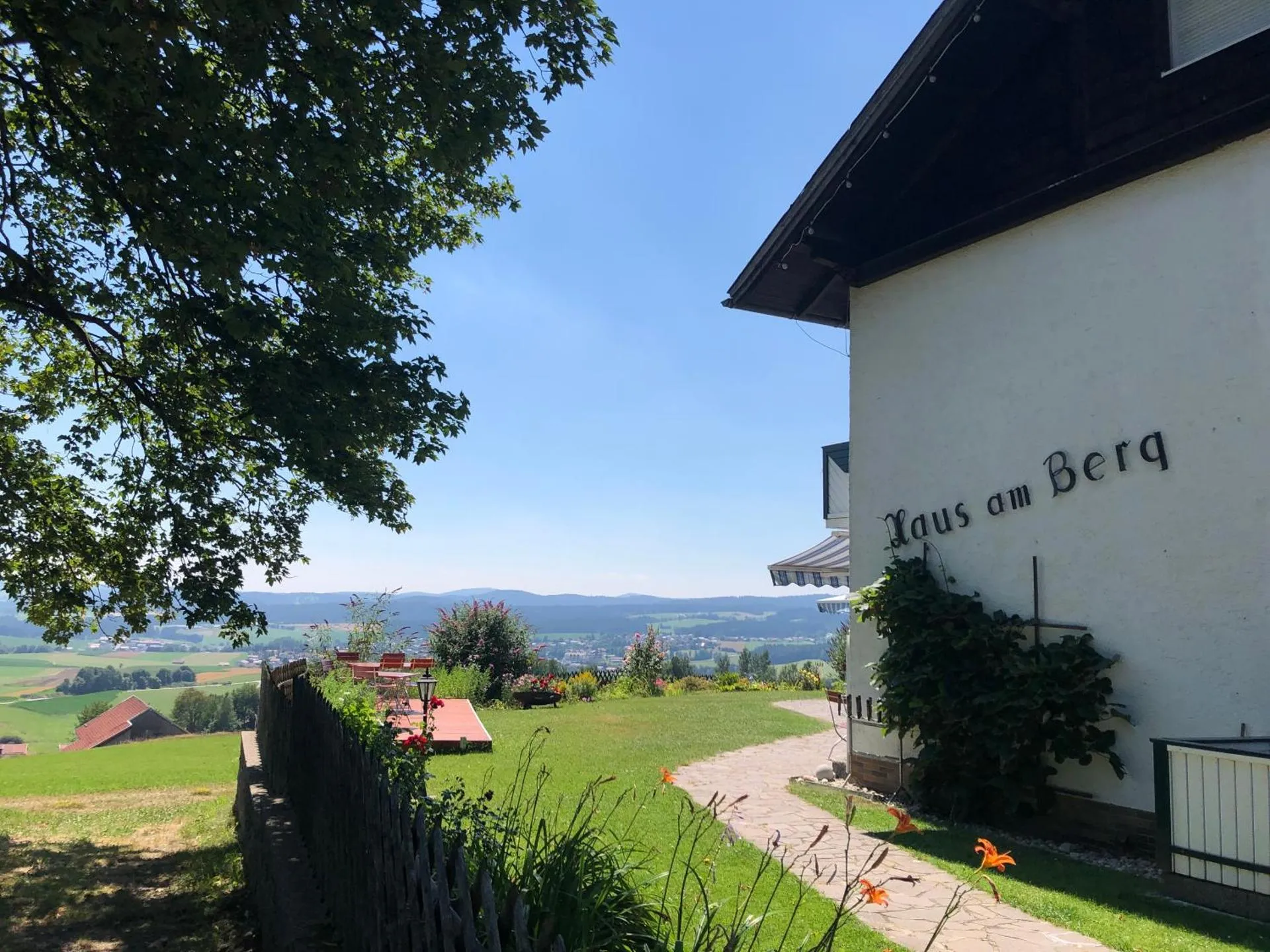 Hotel "Haus am Berg"